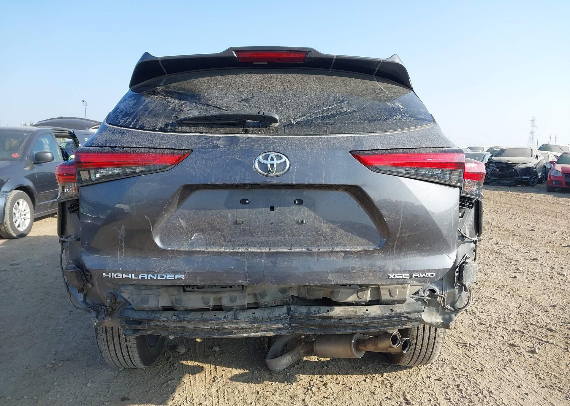 2022 TOYOTA HIGHLANDER XSE