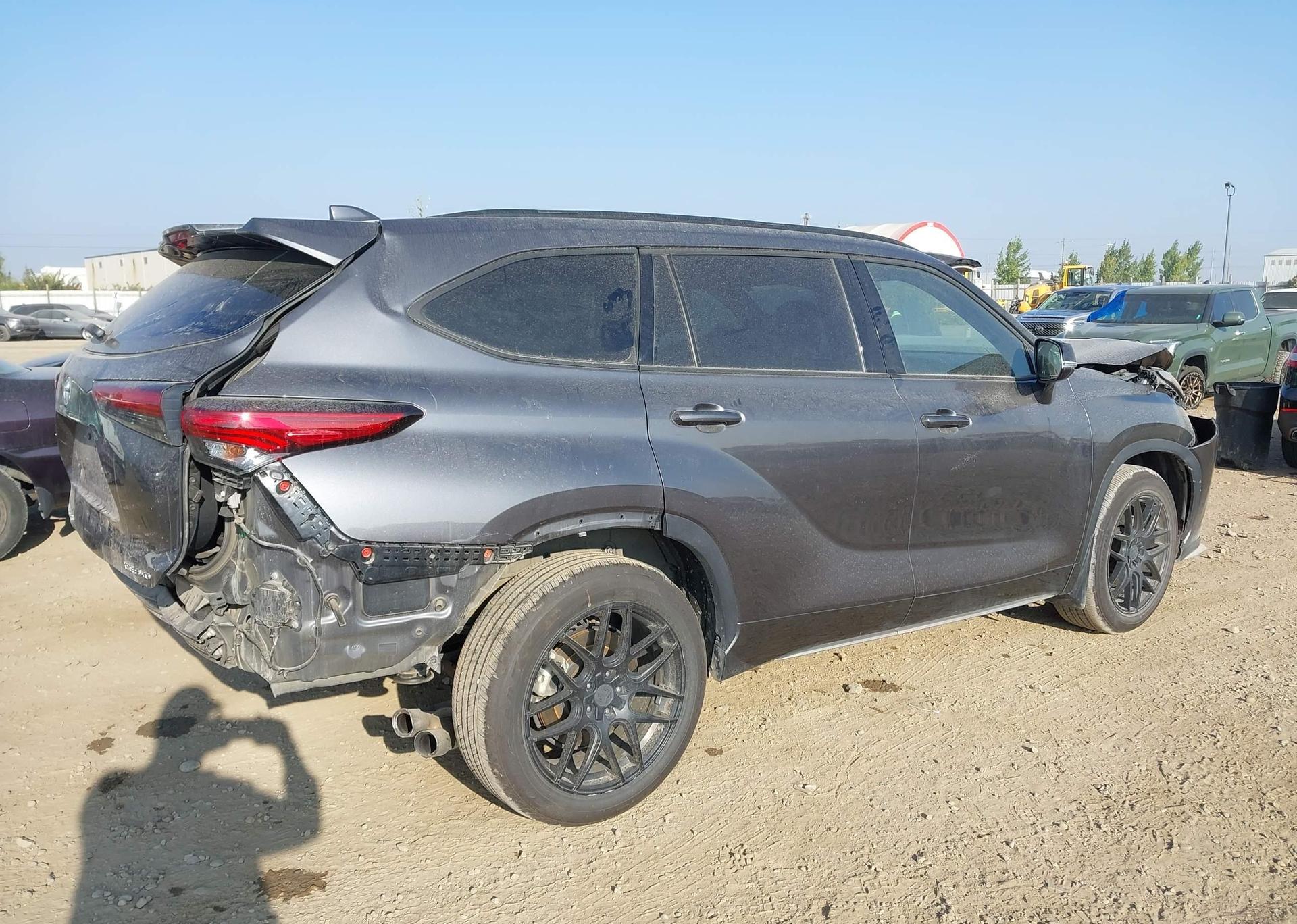 2022 TOYOTA HIGHLANDER XSE