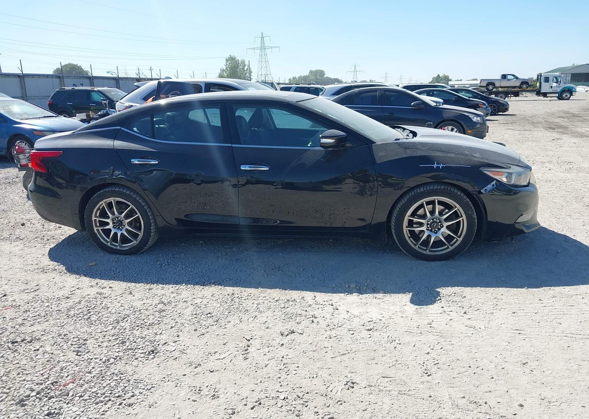 2017 NISSAN MAXIMA