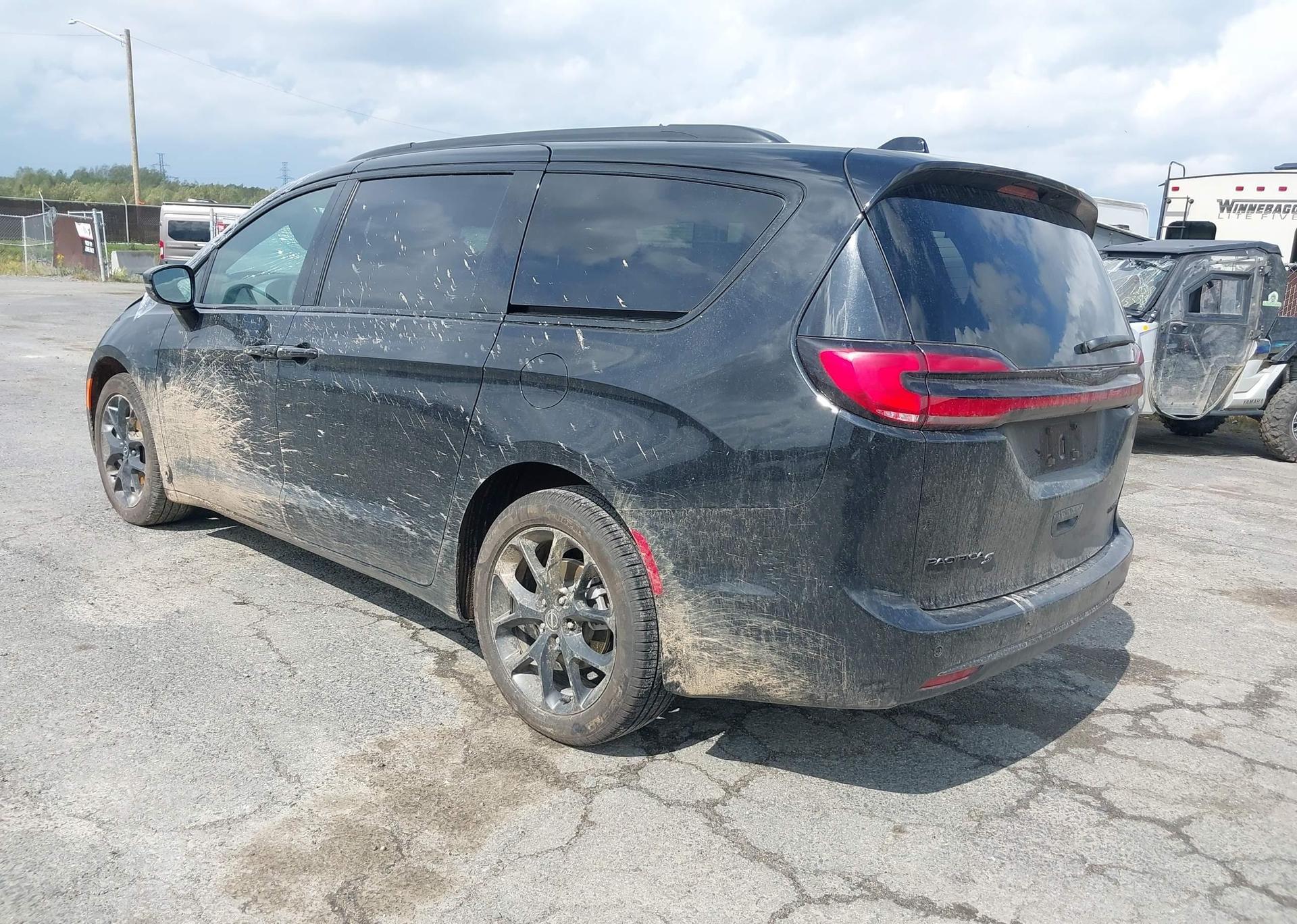 2025 CHRYSLER PACIFICA LIMITED
