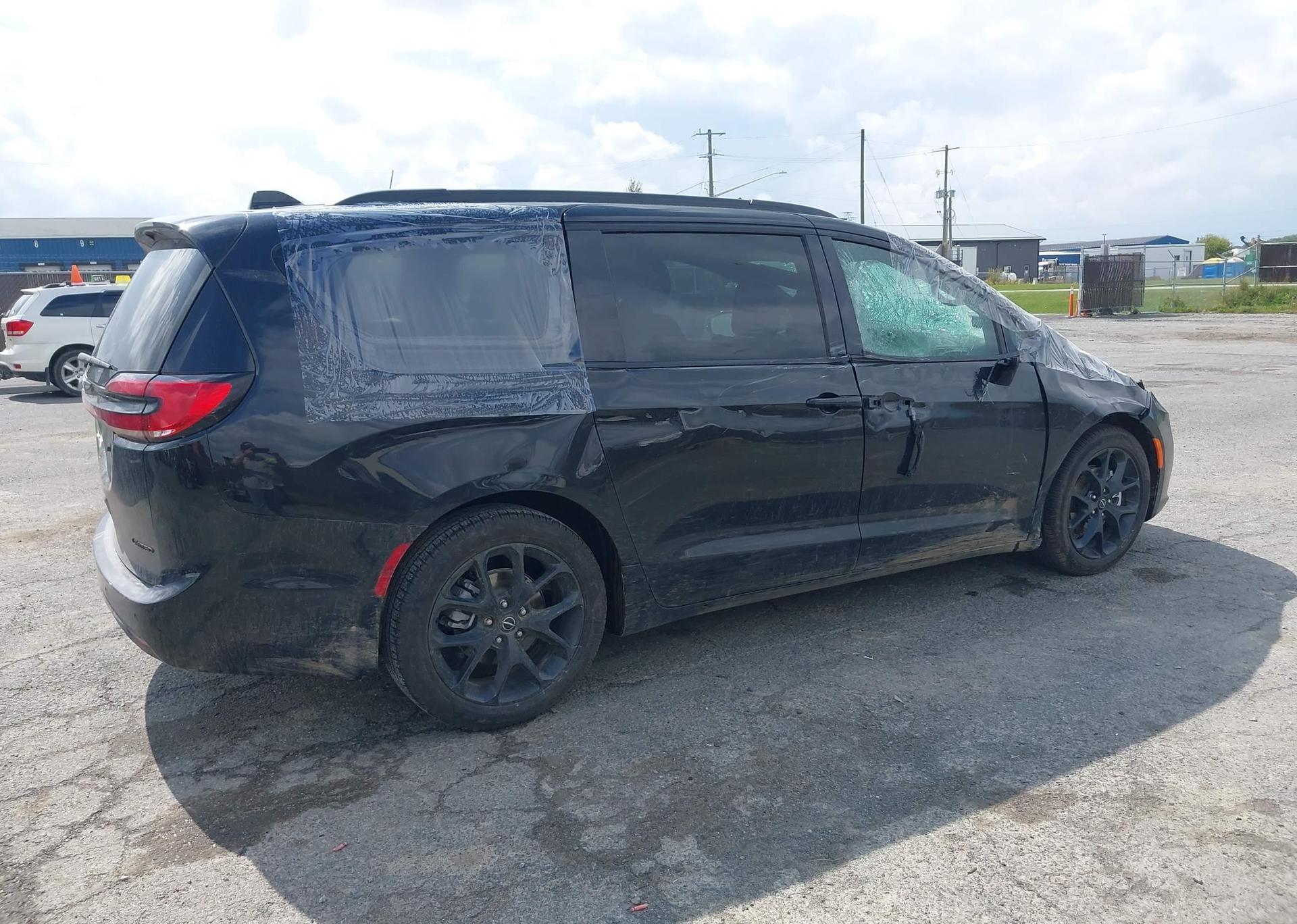 2025 CHRYSLER PACIFICA LIMITED