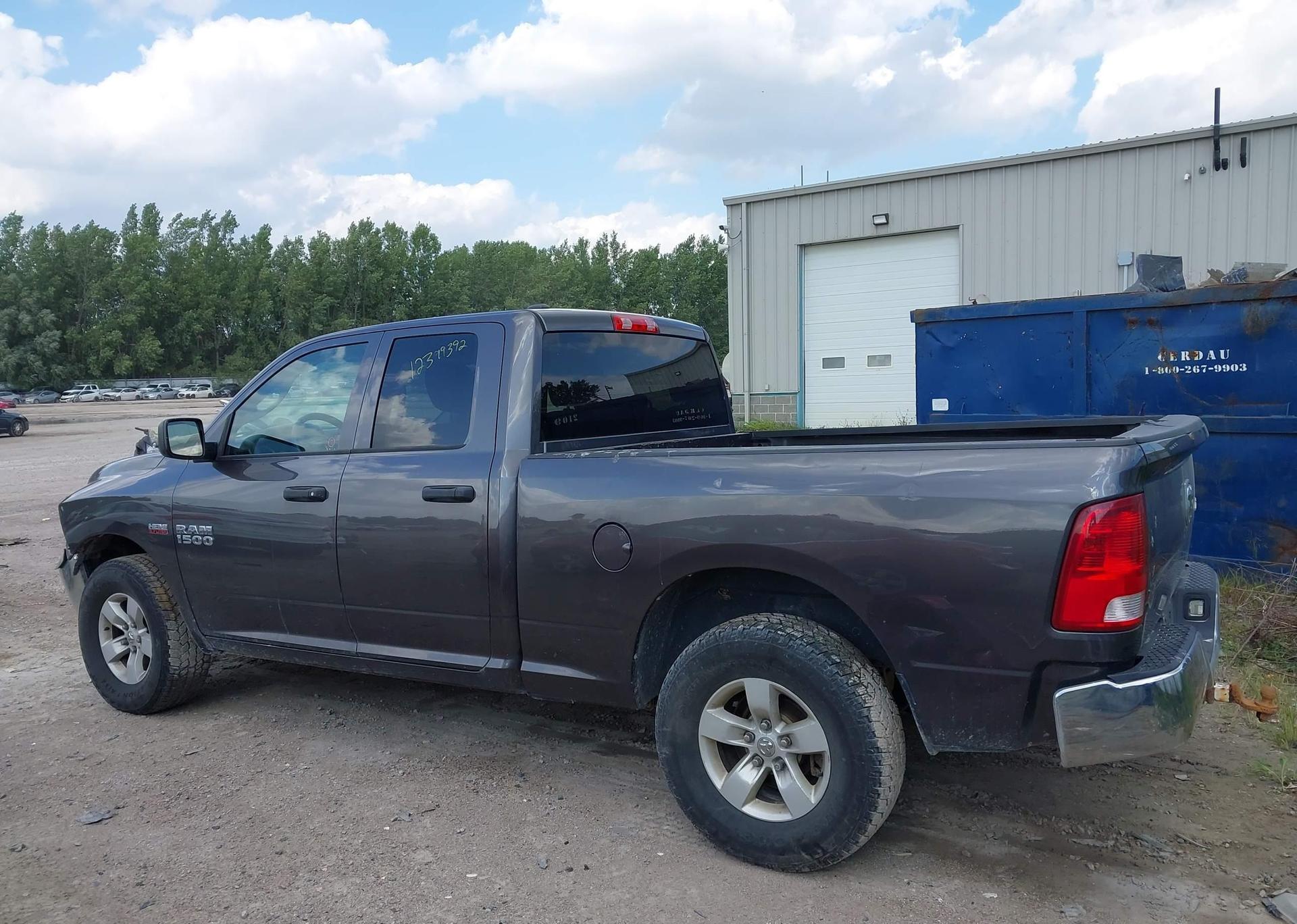 2016 RAM 1500 ST