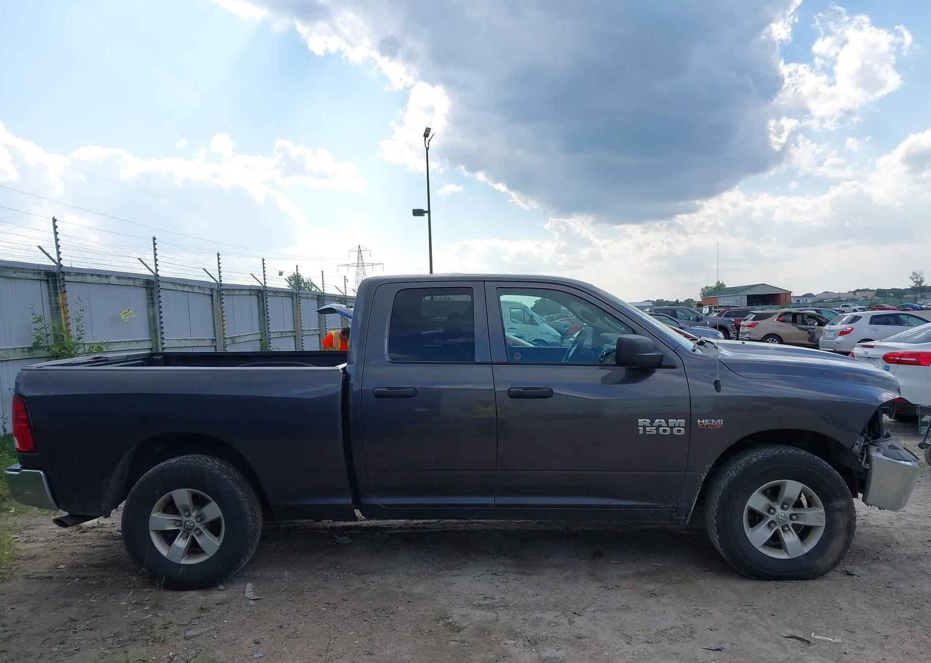 2016 RAM 1500 ST