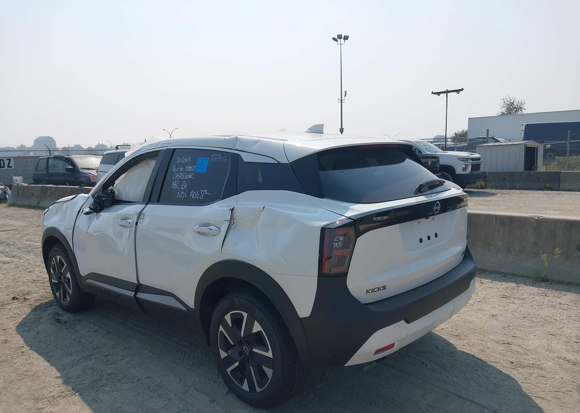 2025 NISSAN KICKS SV