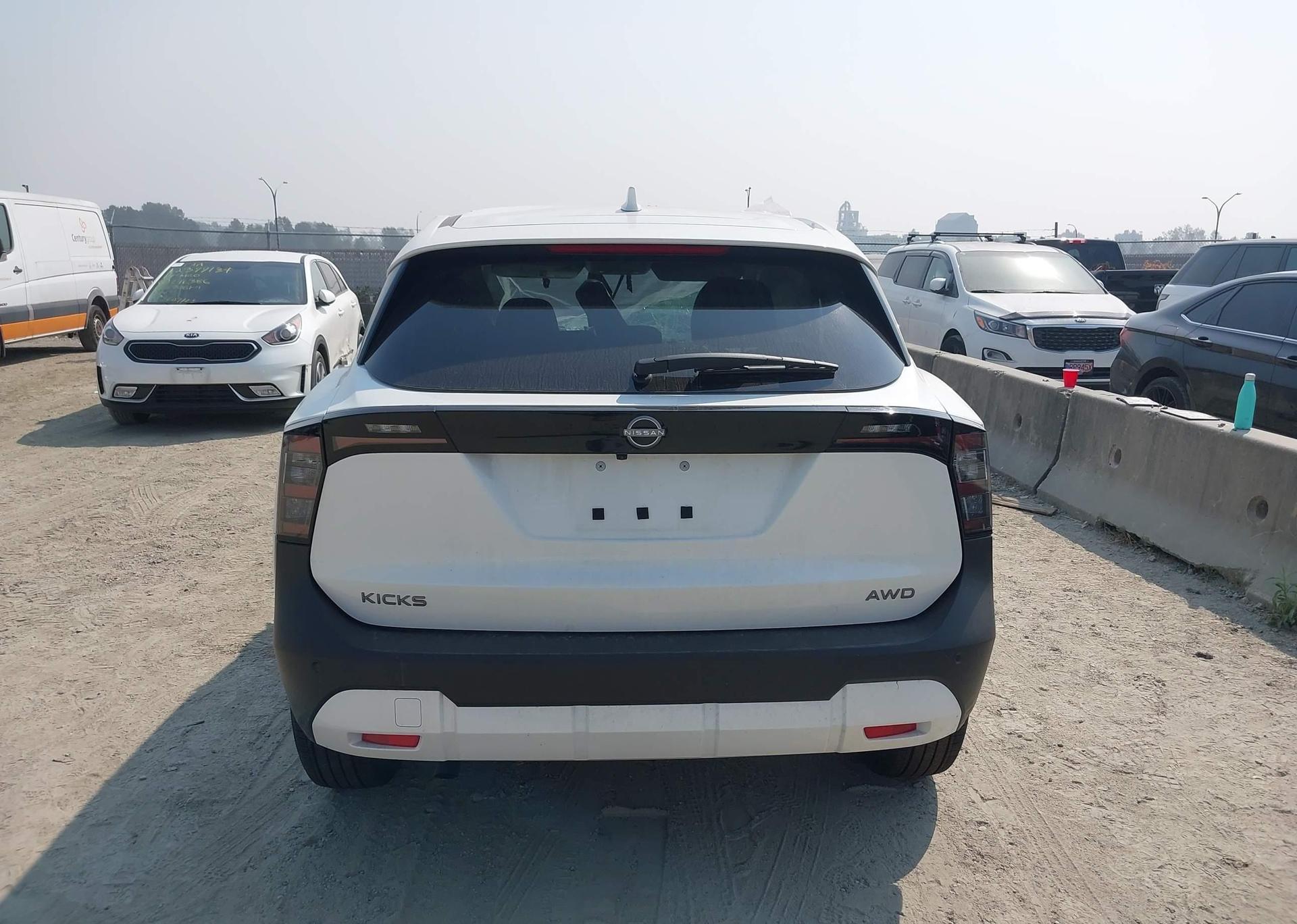 2025 NISSAN KICKS SV