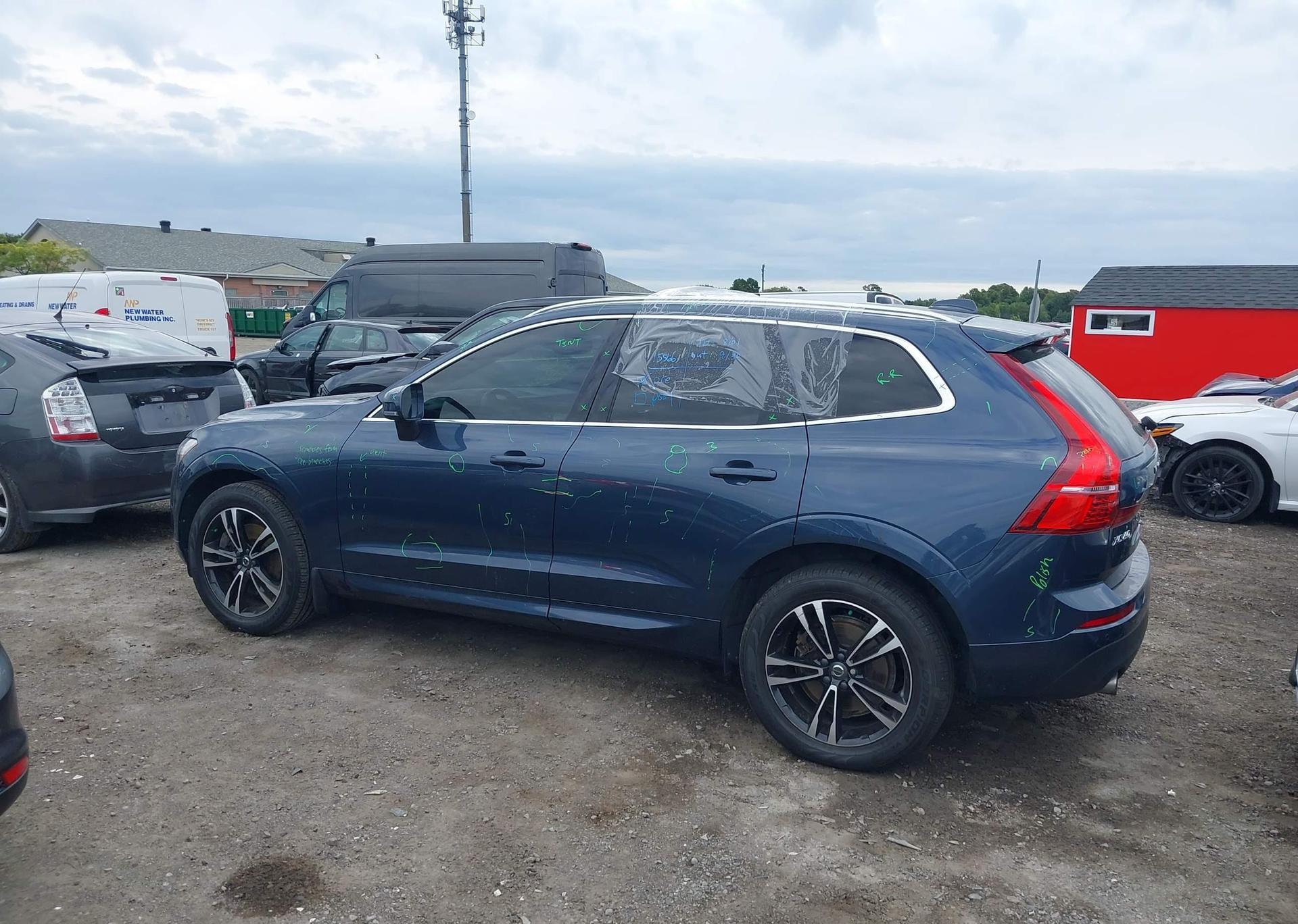 2020 VOLVO XC60 T6 MOMENTUM