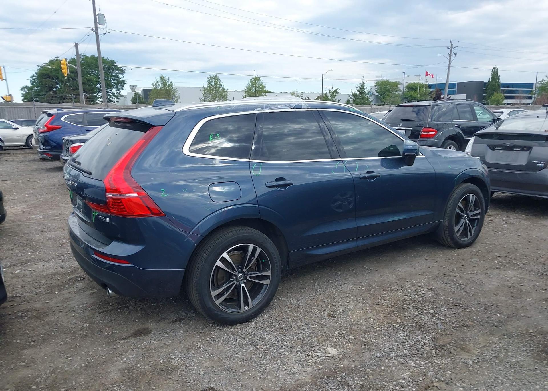 2020 VOLVO XC60 T6 MOMENTUM