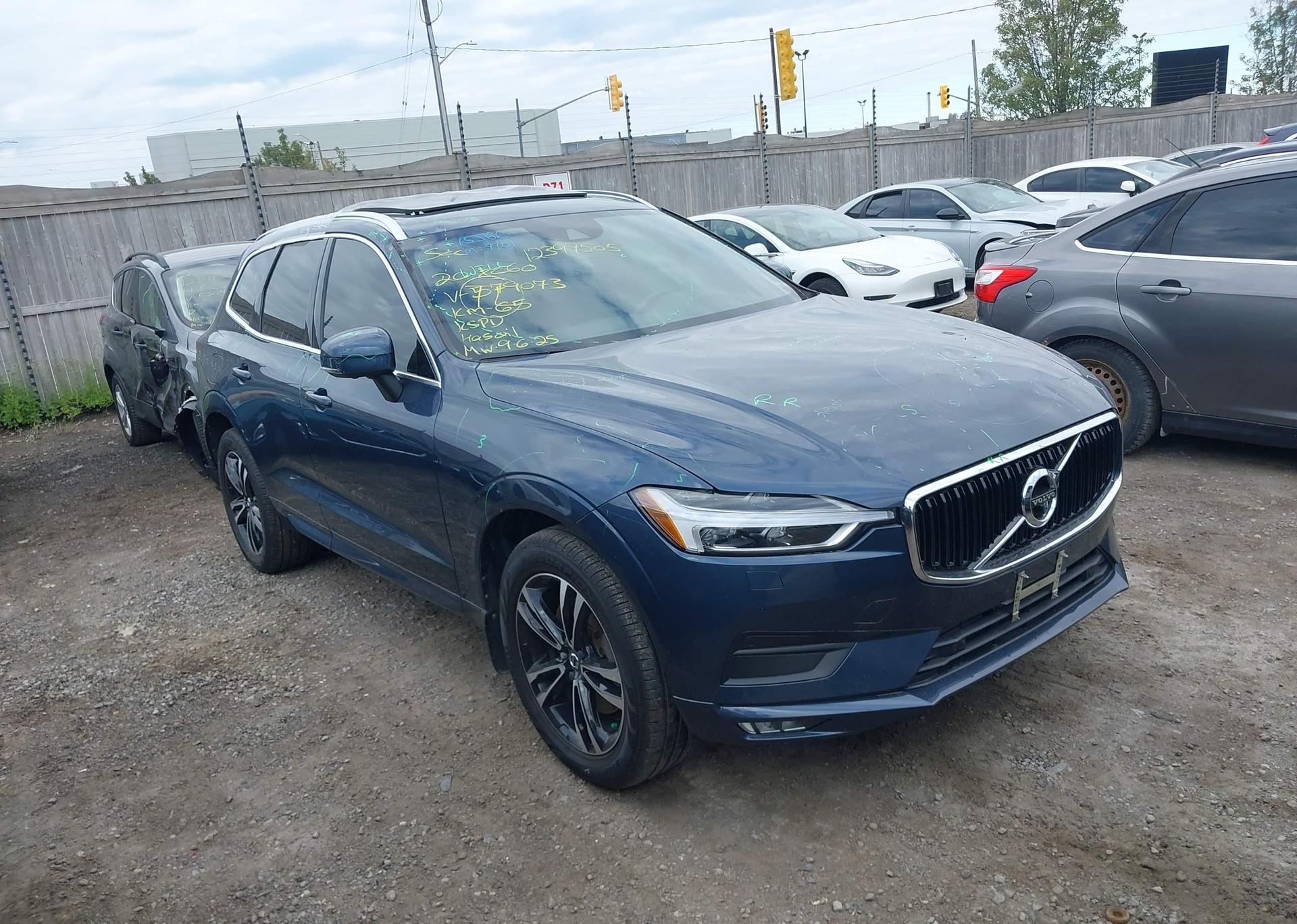 2020 VOLVO XC60 T6 MOMENTUM