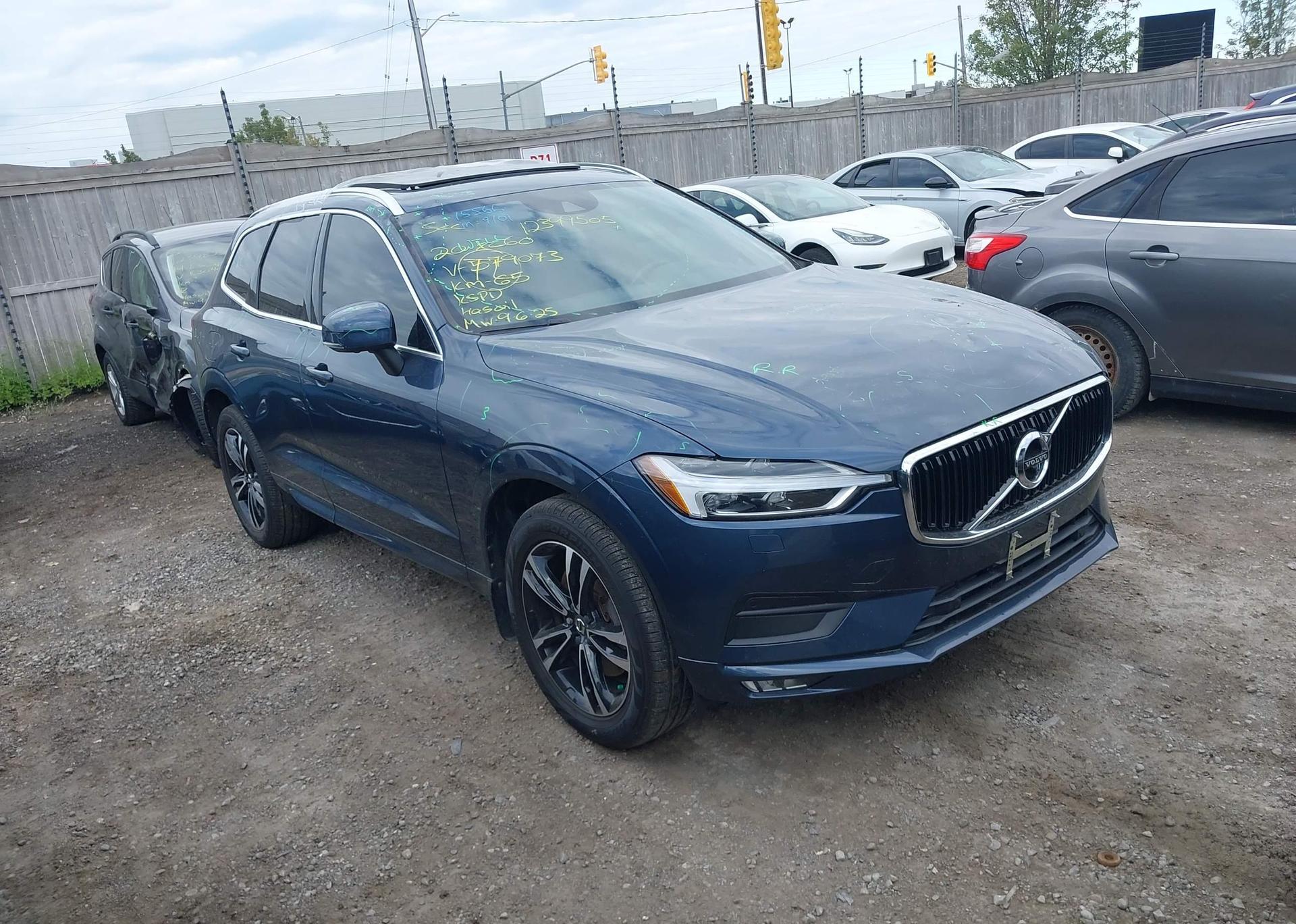 2020 VOLVO XC60 T6 MOMENTUM