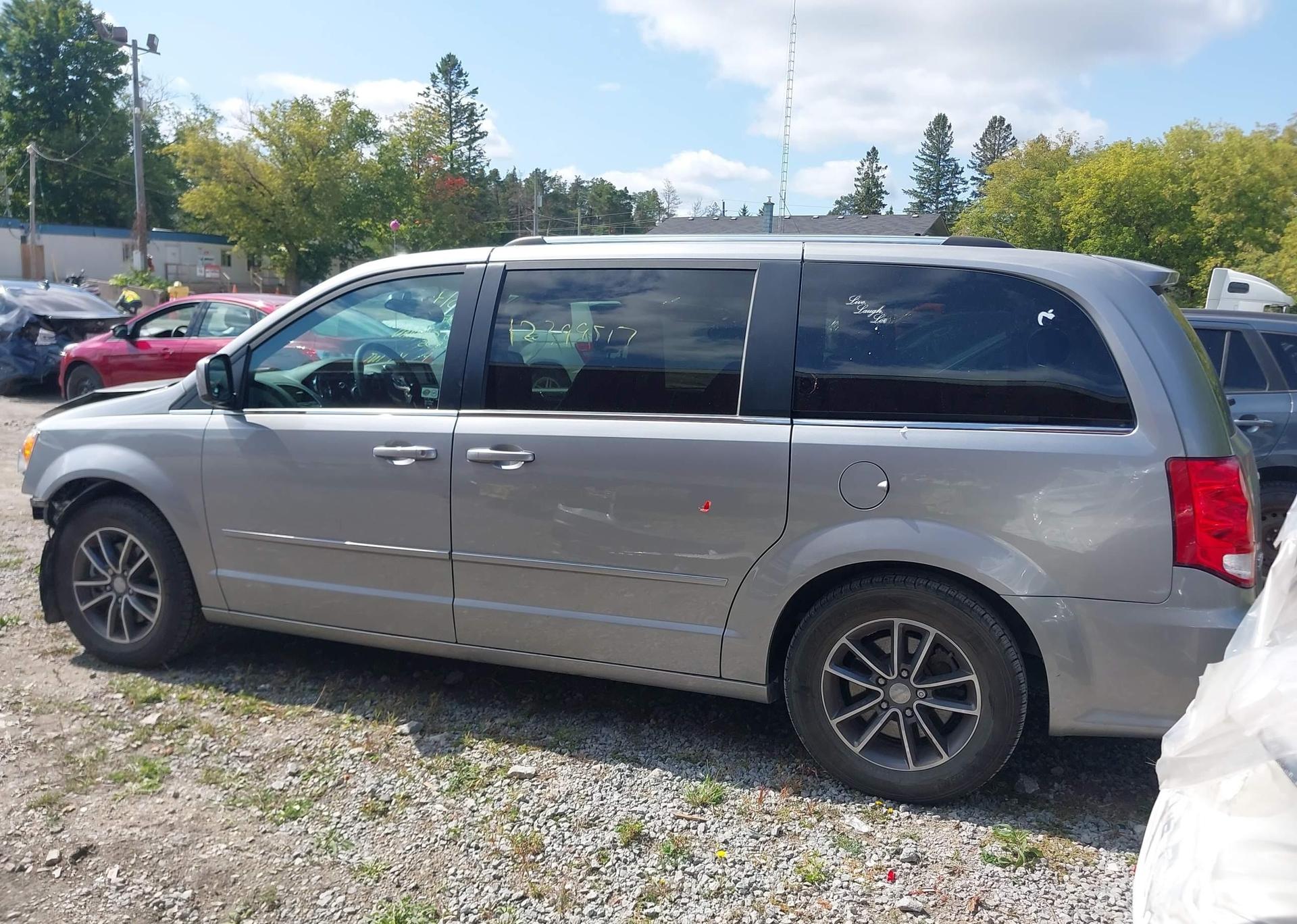 2016 DODGE GRAND CARAVAN SE