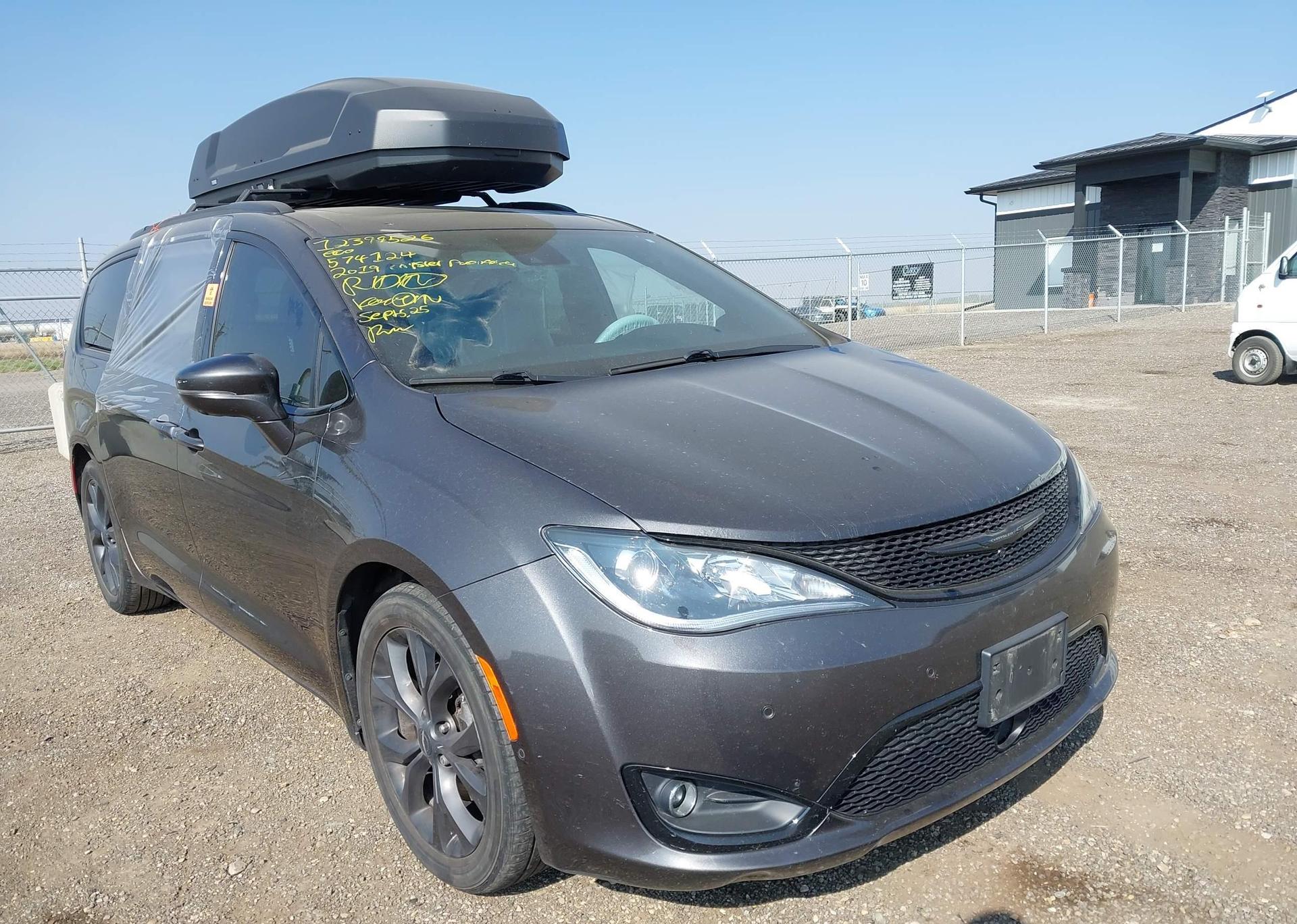 2019 CHRYSLER PACIFICA LIMITED