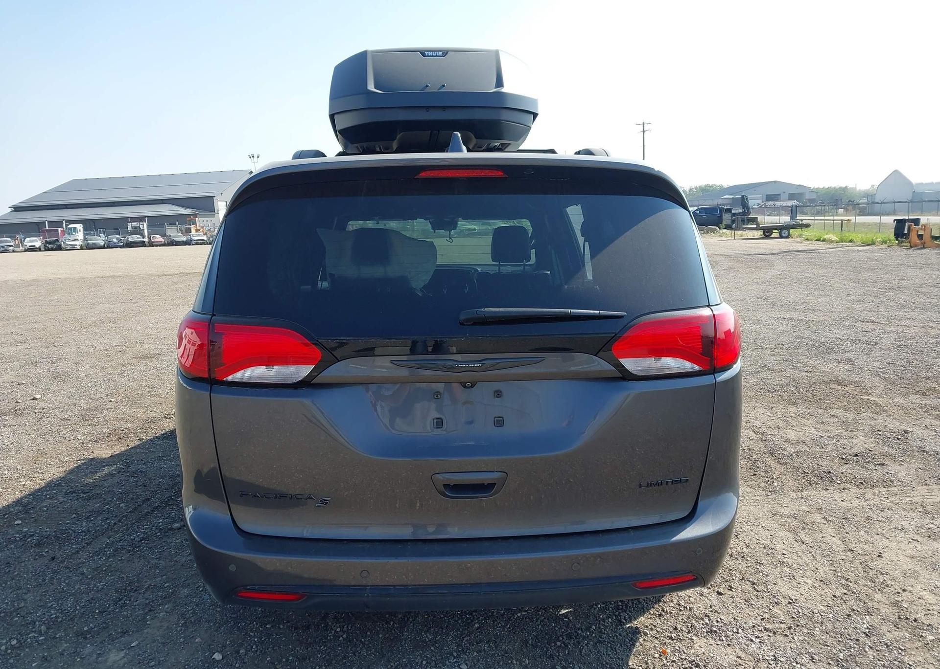 2019 CHRYSLER PACIFICA LIMITED
