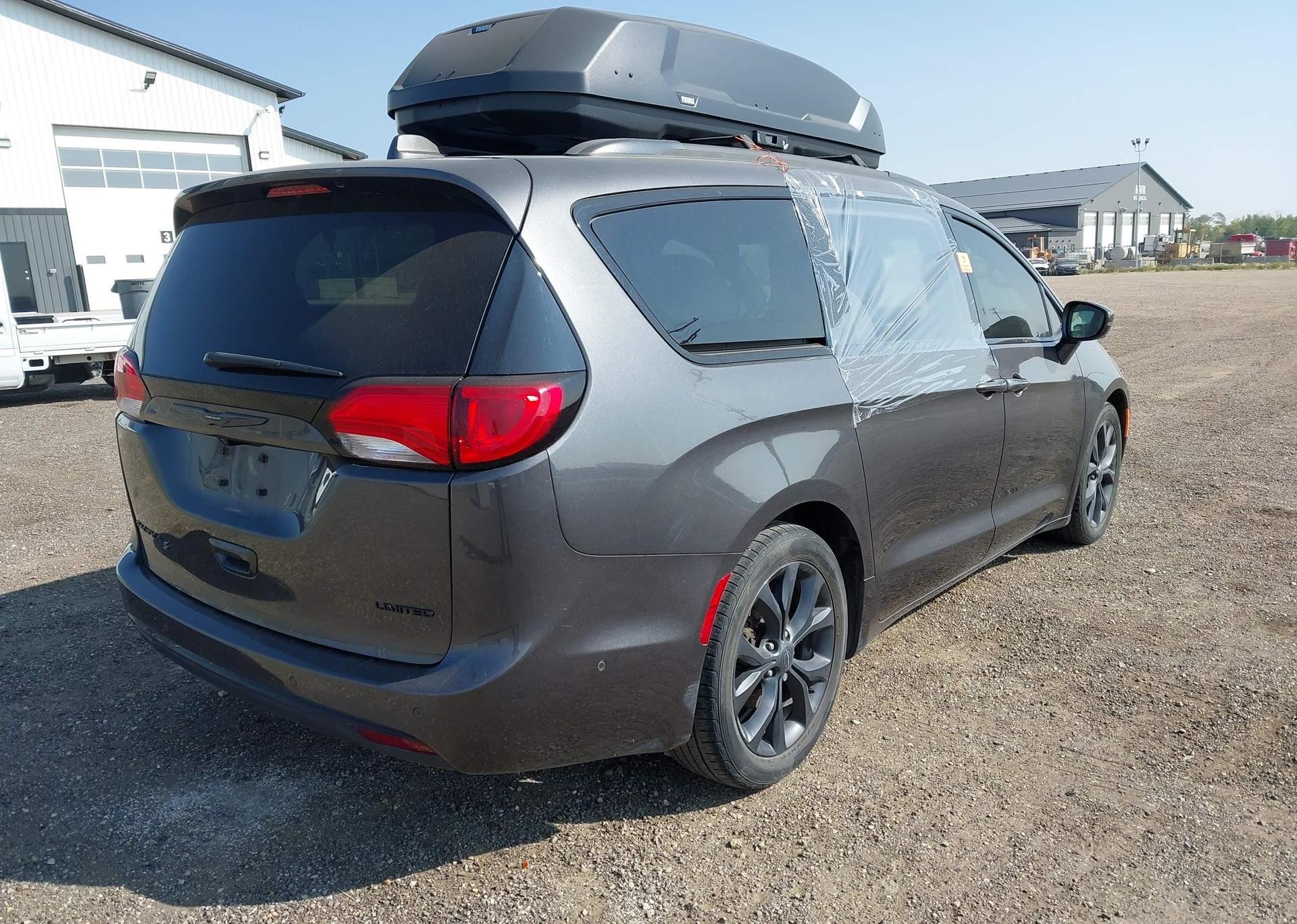 2019 CHRYSLER PACIFICA LIMITED