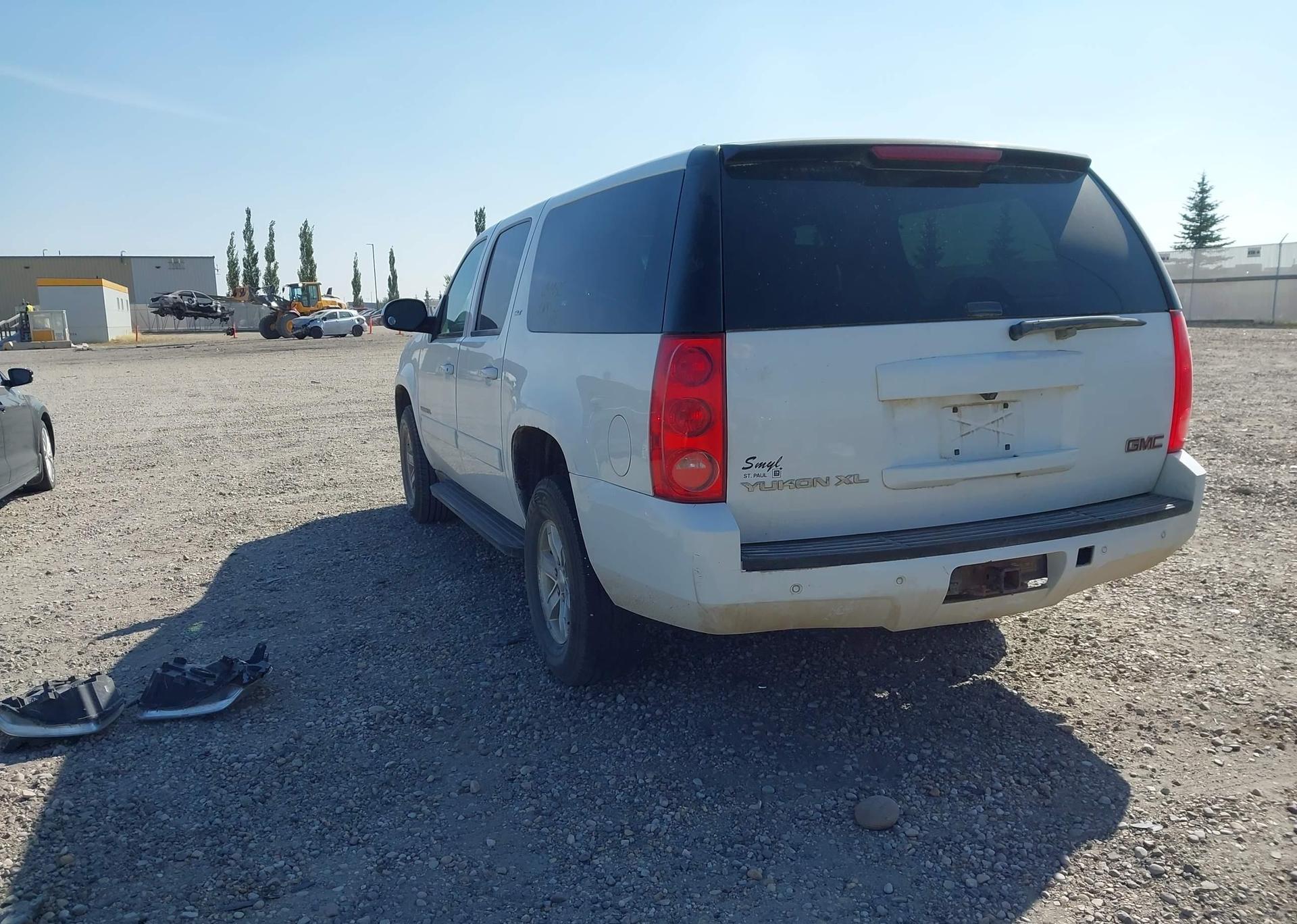 2013 GMC YUKON XL K1500 SLT