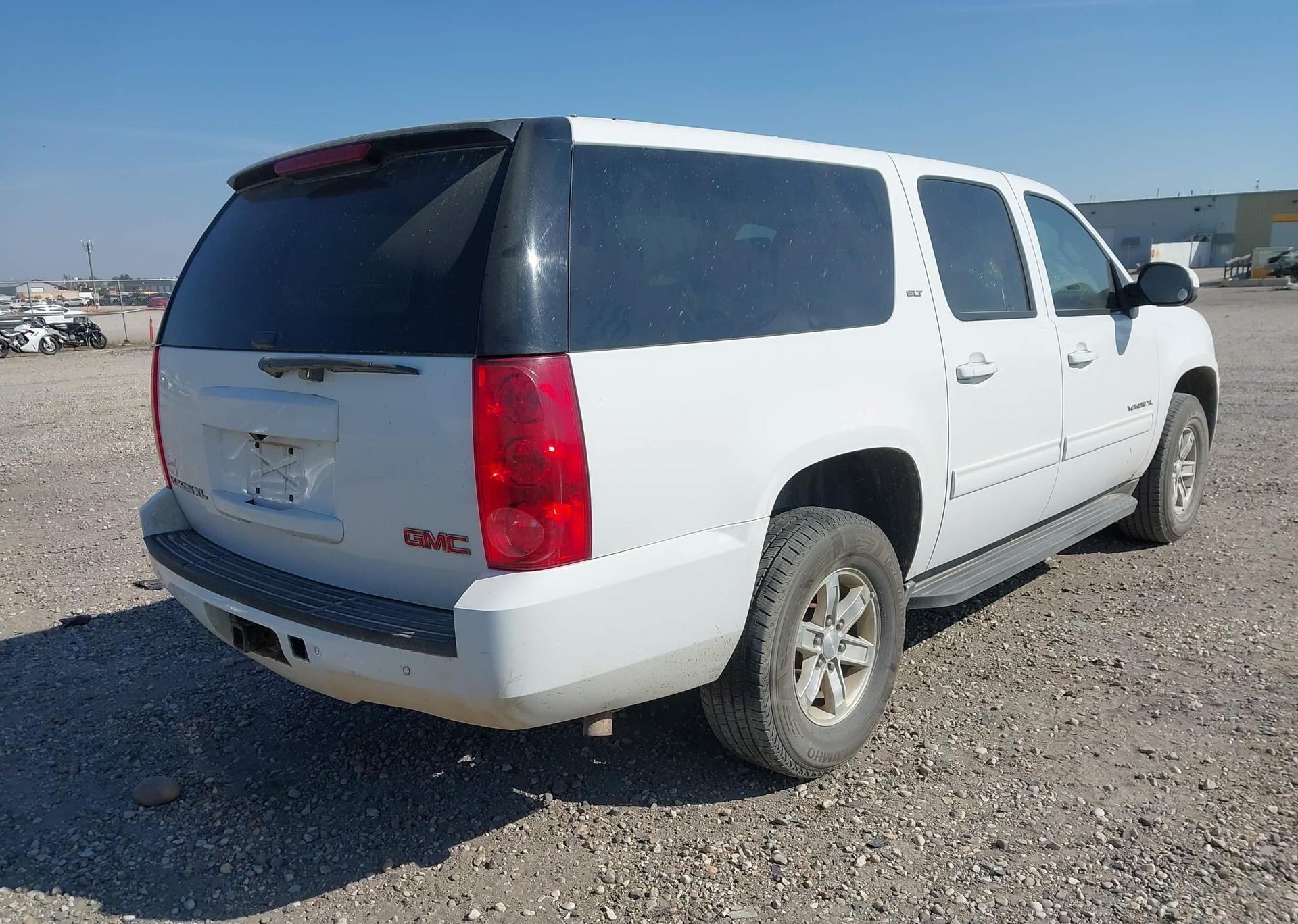 2013 GMC YUKON XL K1500 SLT