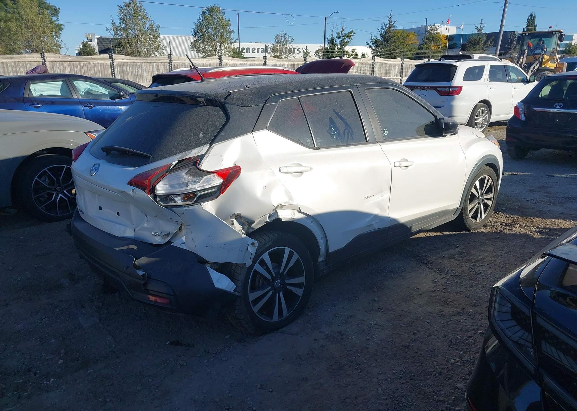 2019 NISSAN KICKS S