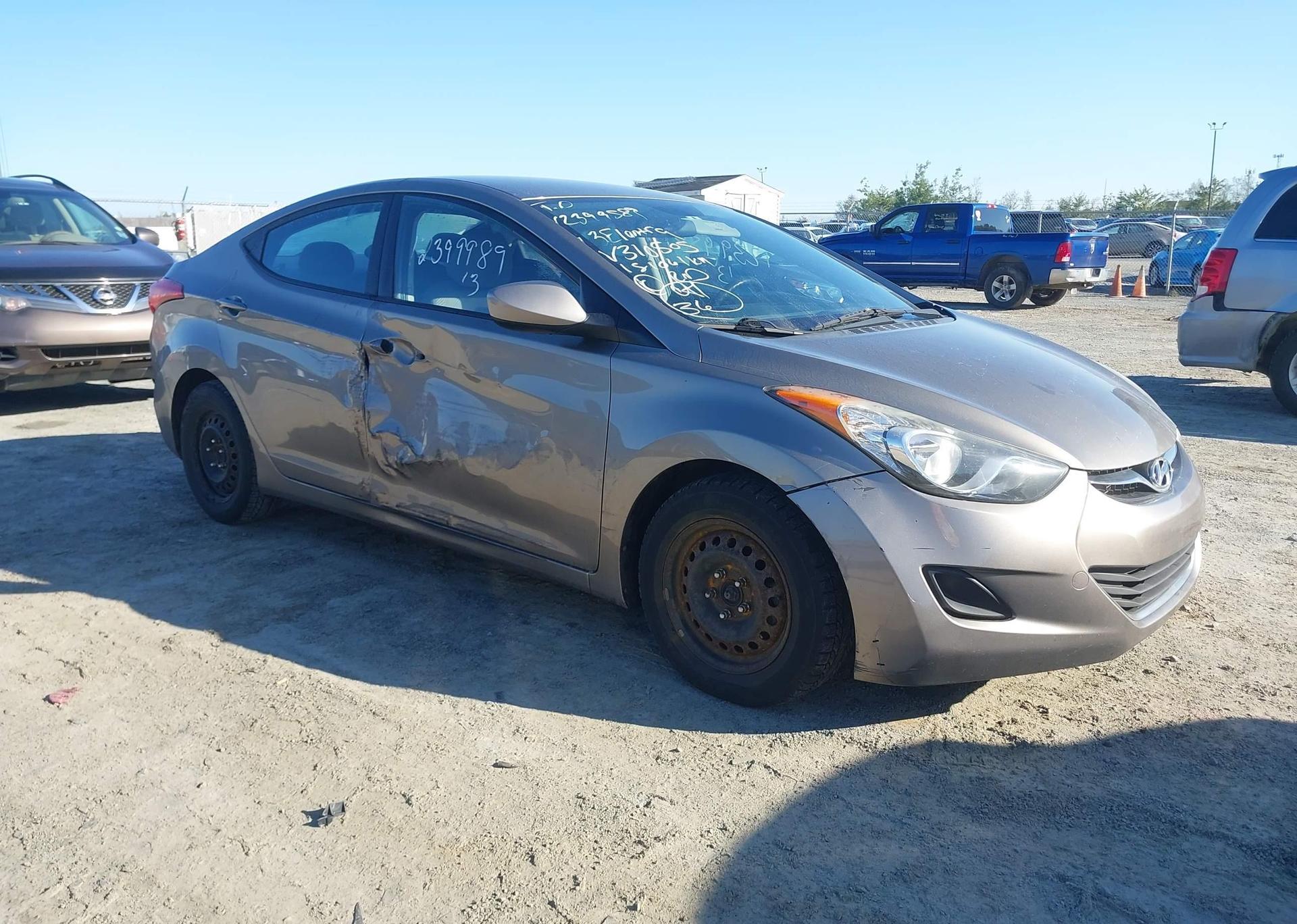 2013 HYUNDAI ELANTRA GL