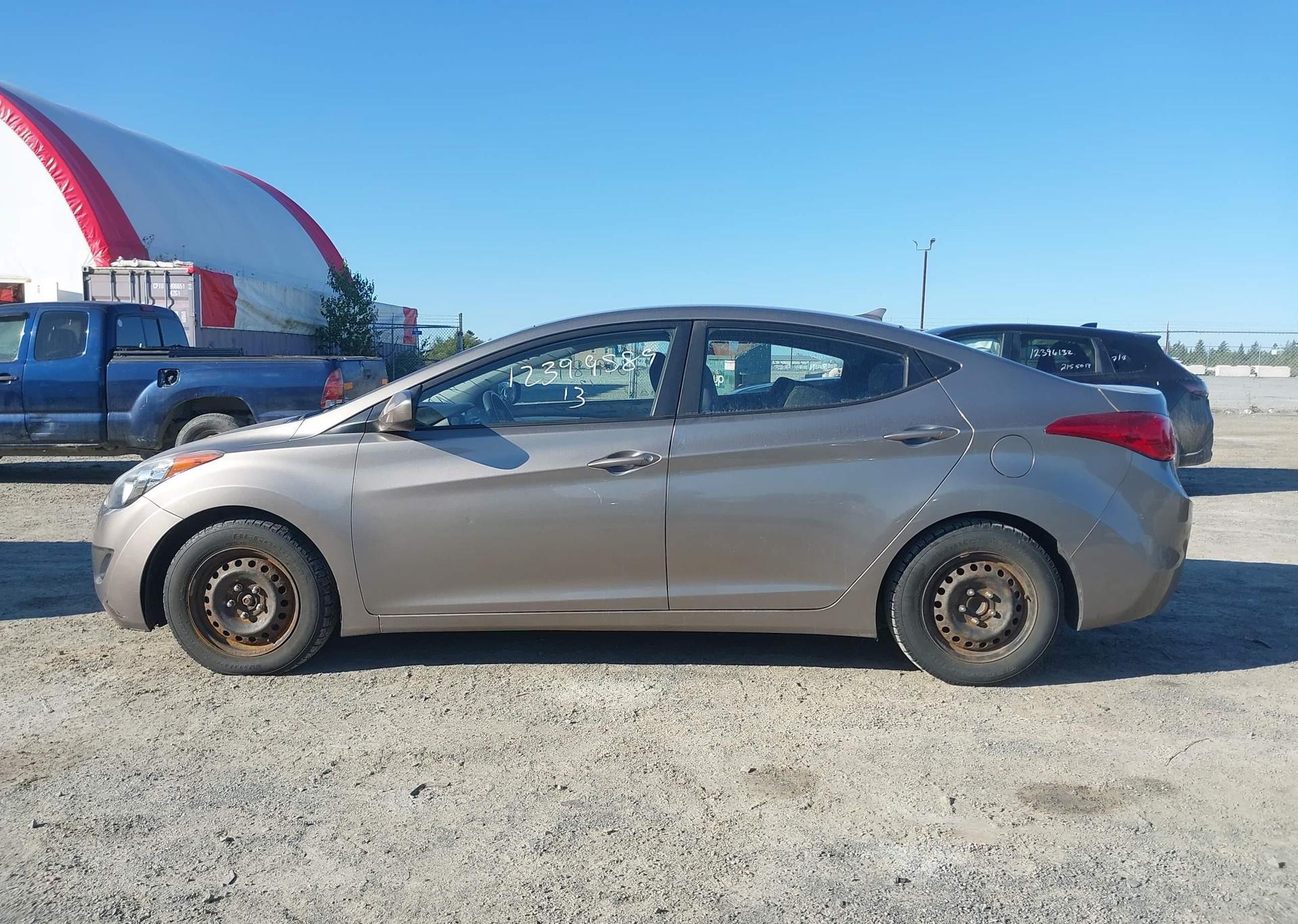 2013 HYUNDAI ELANTRA GL