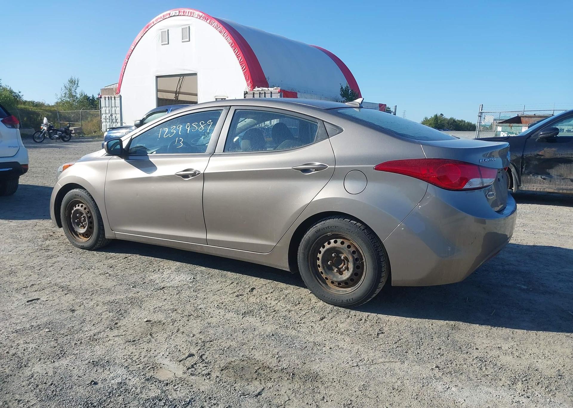 2013 HYUNDAI ELANTRA GL