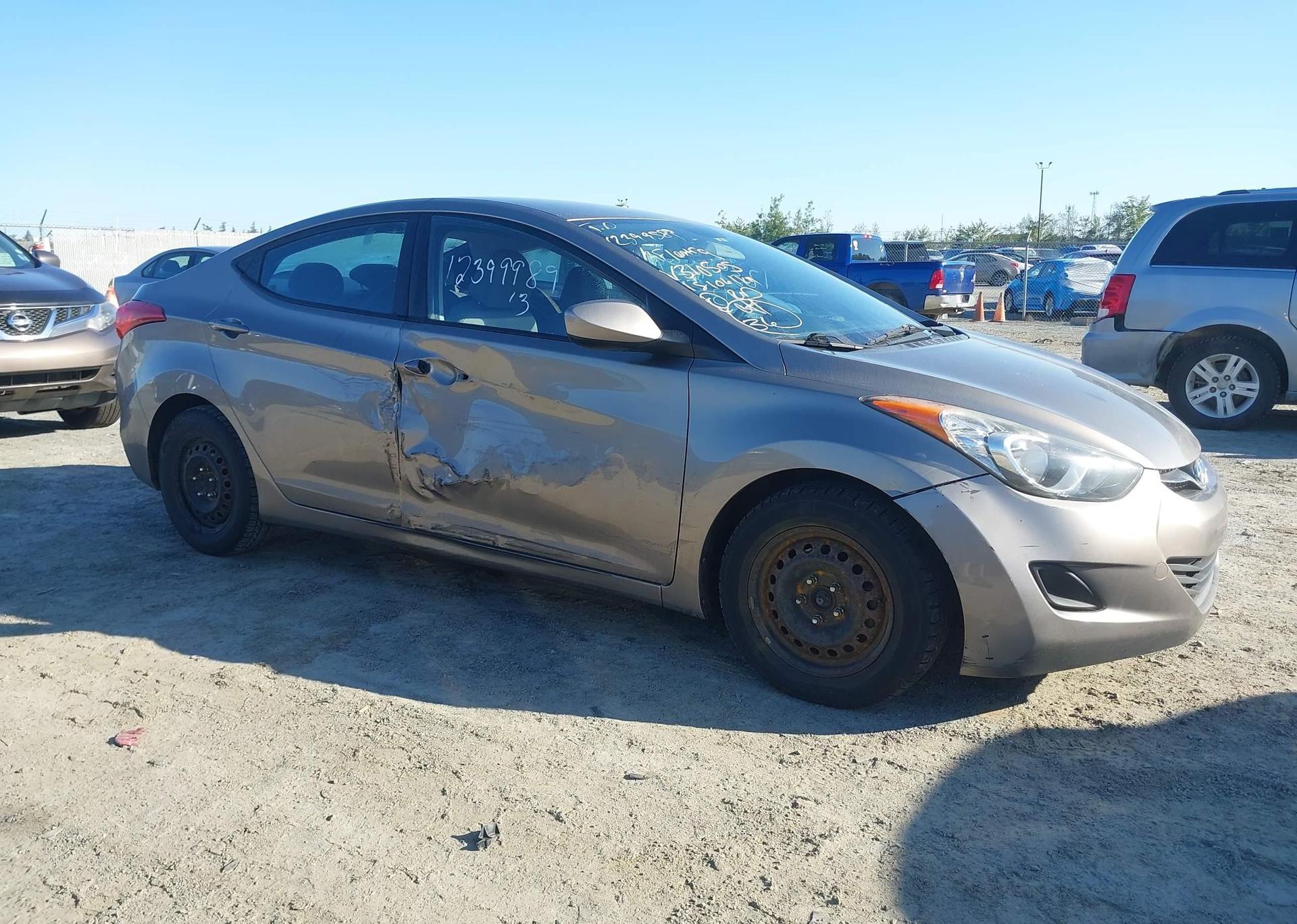 2013 HYUNDAI ELANTRA GL