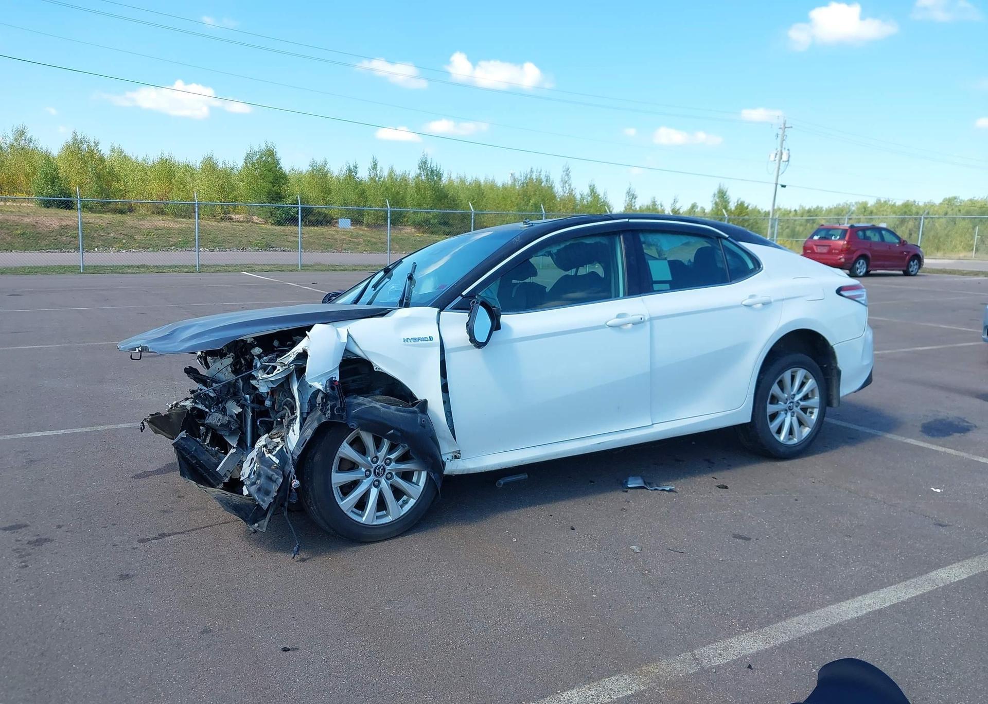 2019 TOYOTA CAMRY HYBRID LE