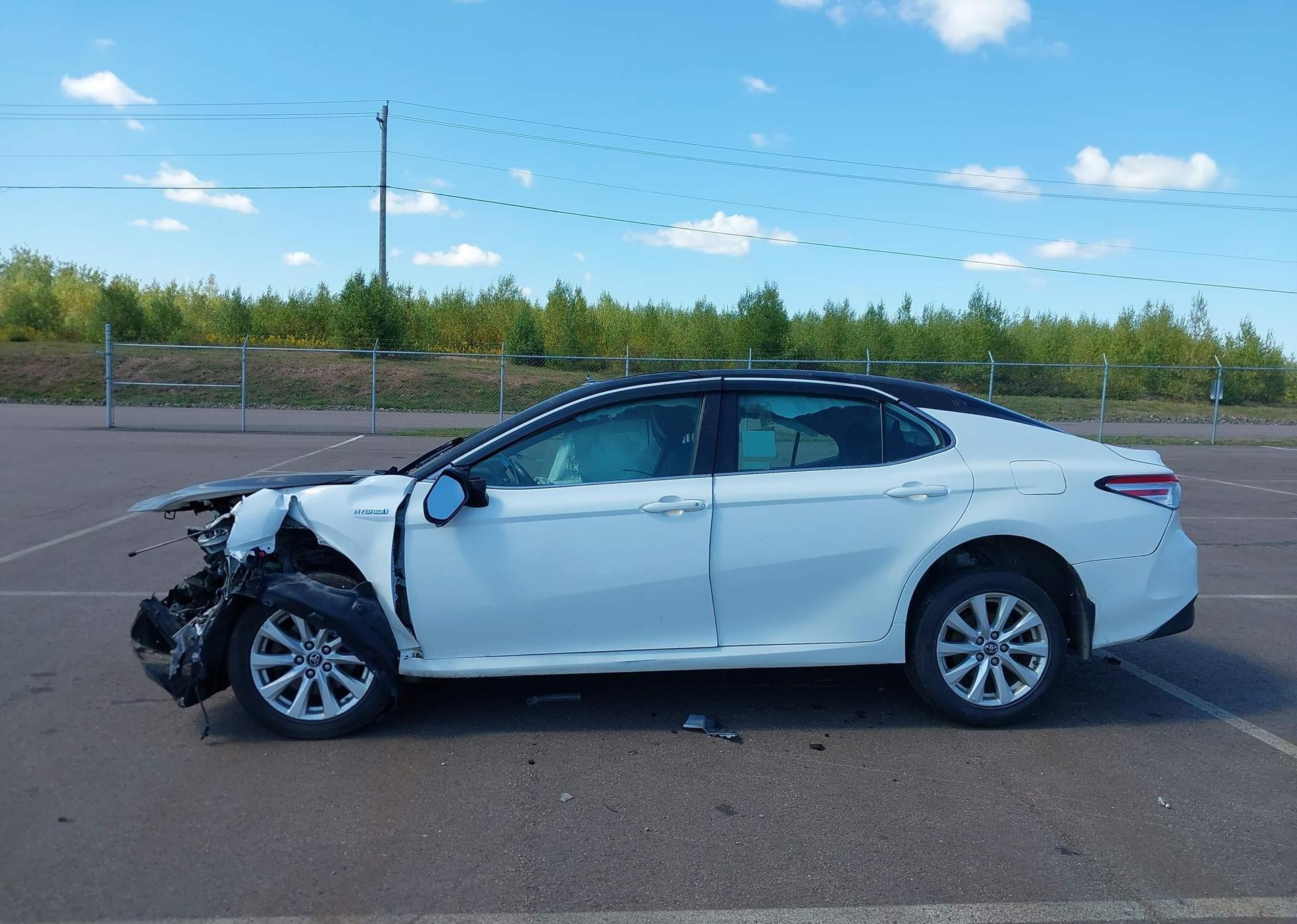 2019 TOYOTA CAMRY HYBRID LE