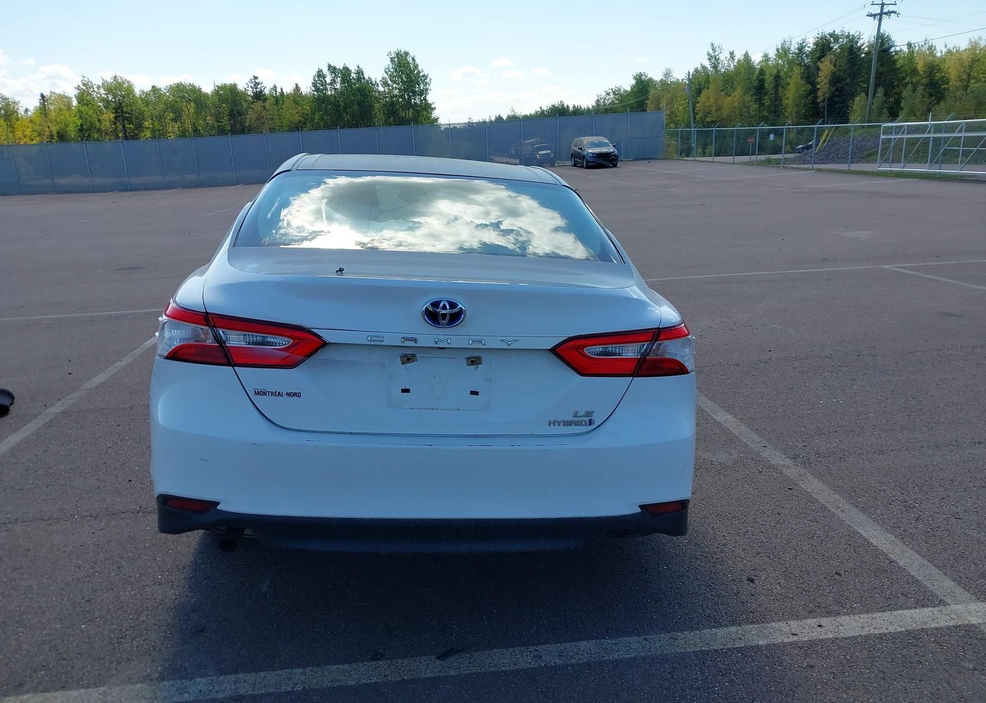 2019 TOYOTA CAMRY HYBRID LE