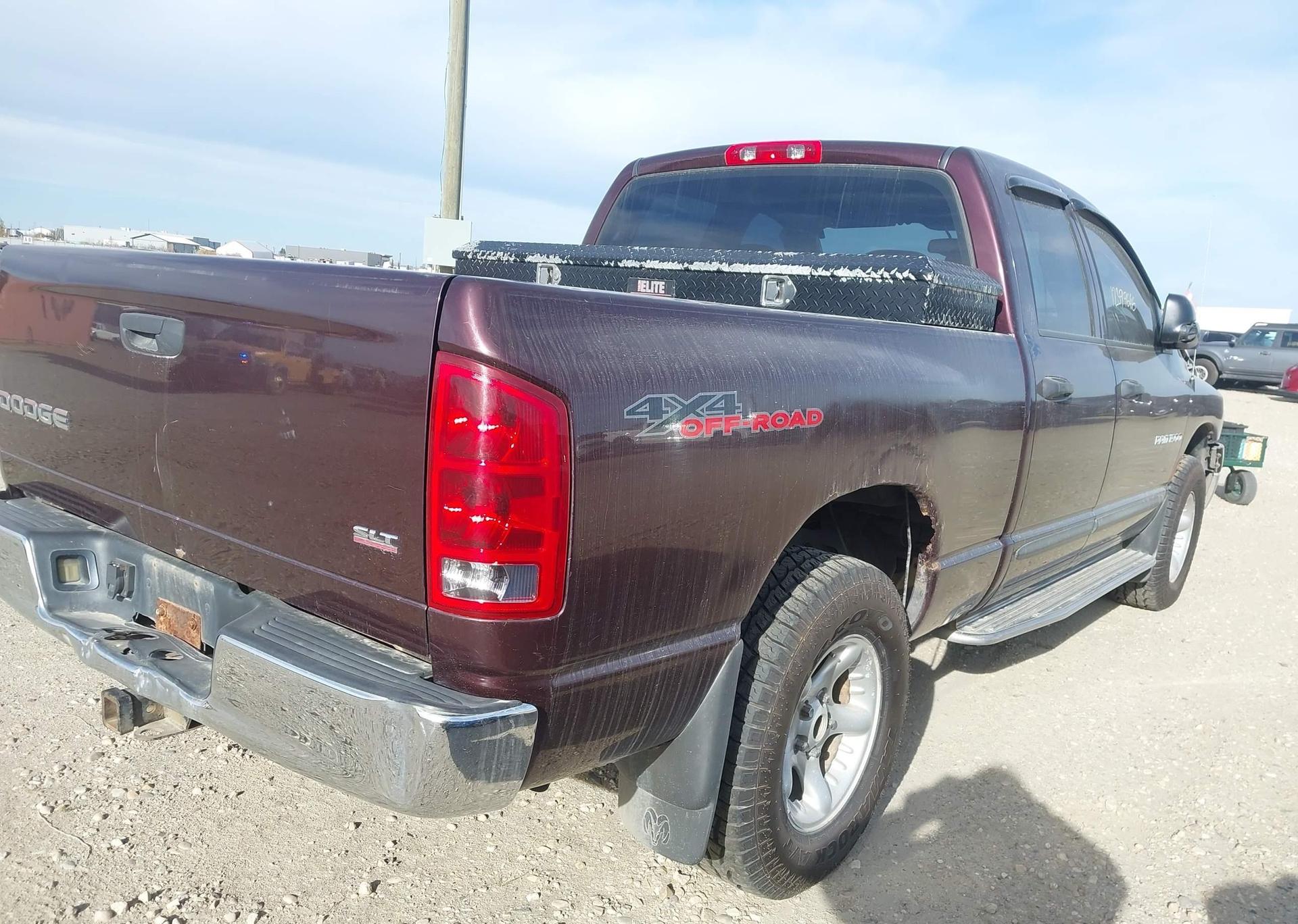 2004 DODGE RAM 1500 SLT