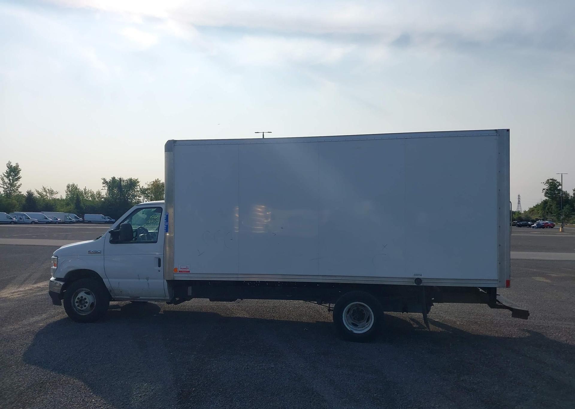 2022 FORD ECONOLINE E450 SUPER DUTY CUTAWAY VAN