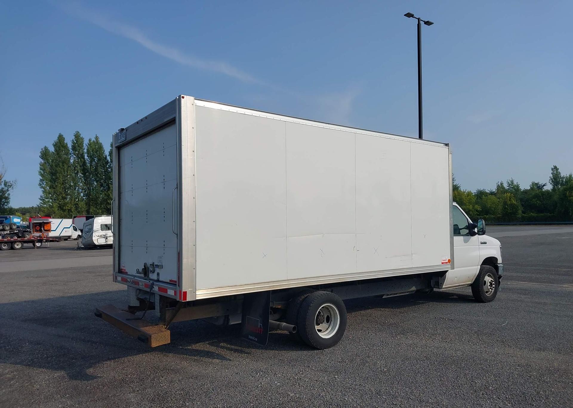 2022 FORD ECONOLINE E450 SUPER DUTY CUTAWAY VAN