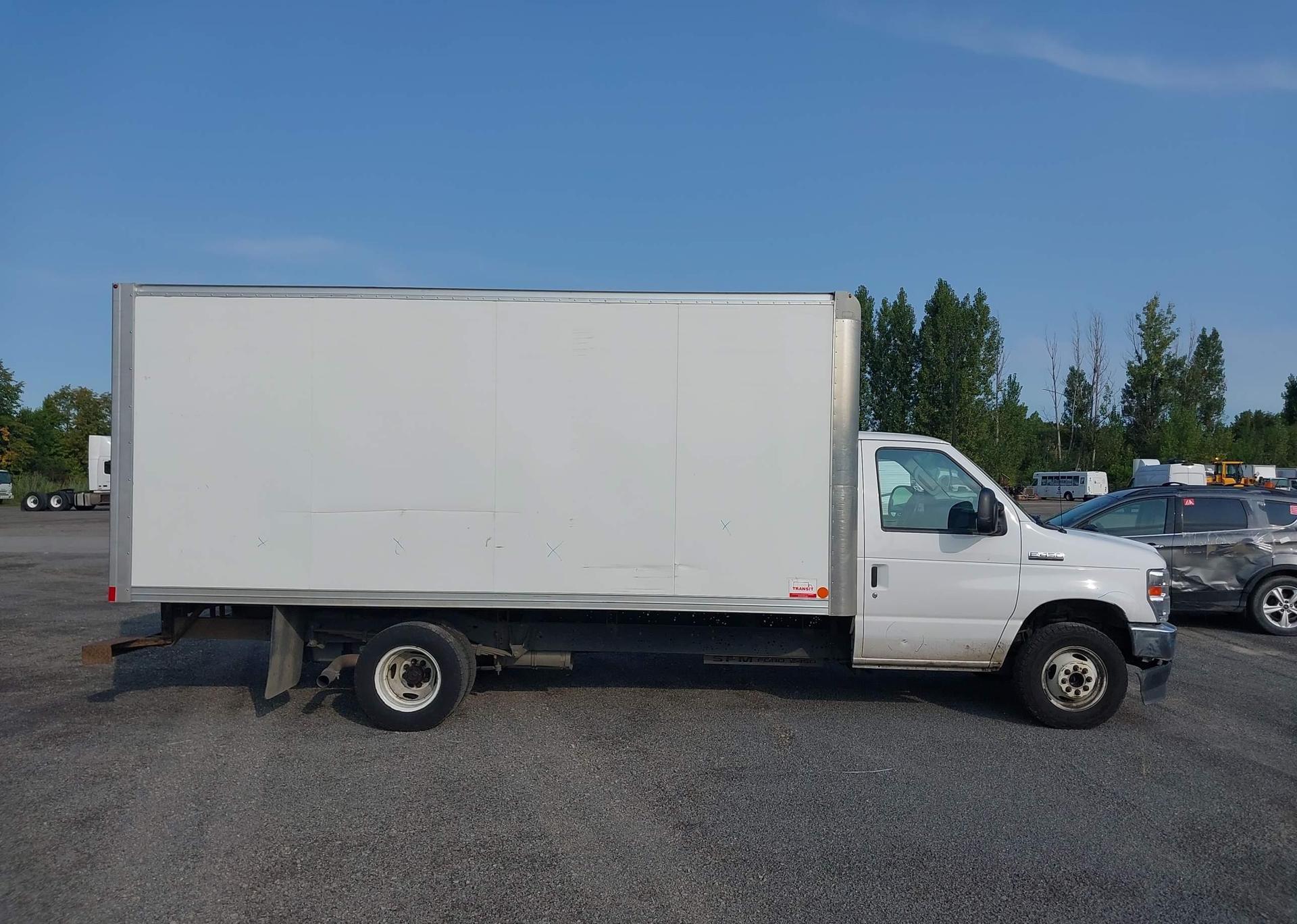 2022 FORD ECONOLINE E450 SUPER DUTY CUTAWAY VAN