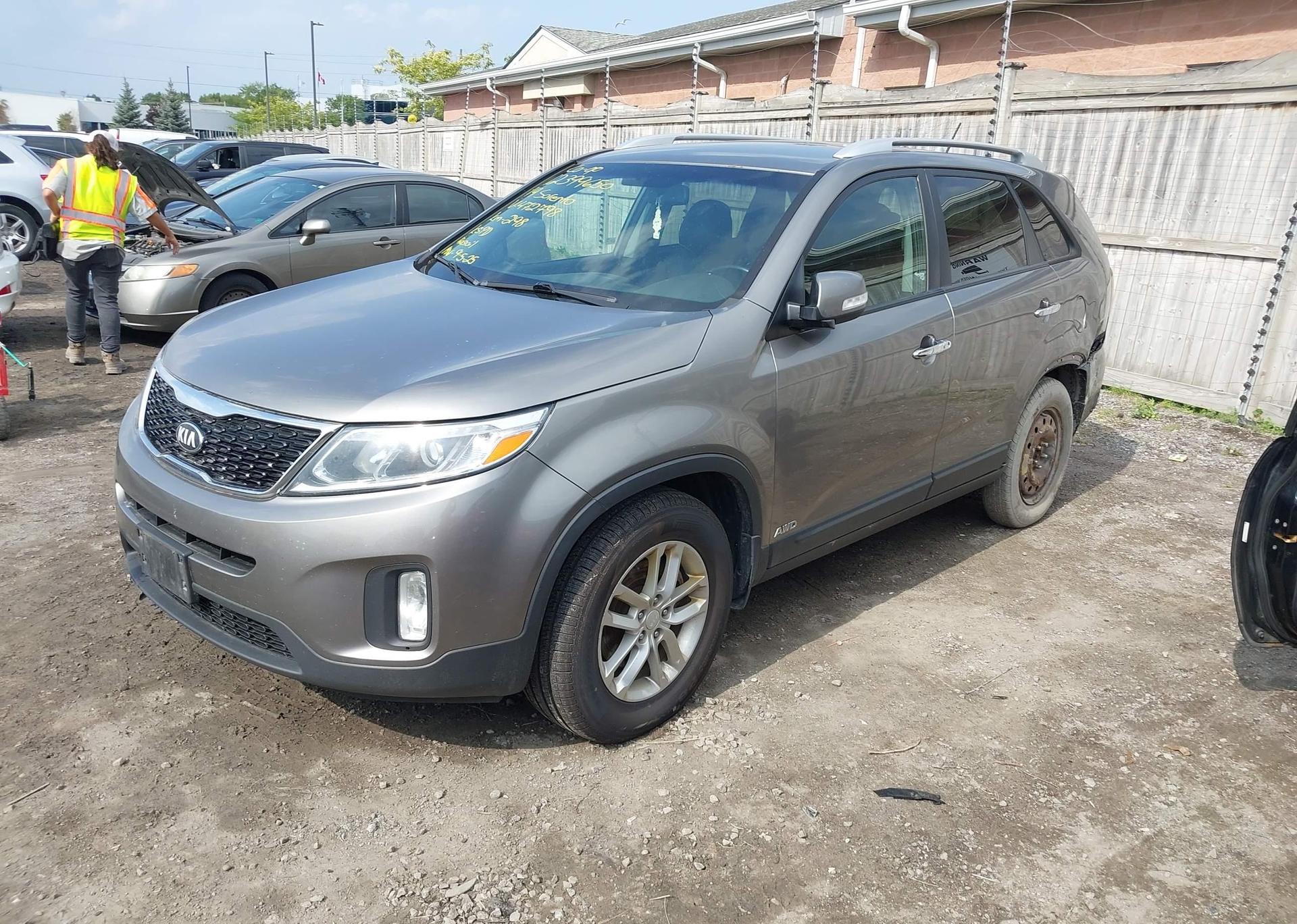 2014 KIA SORENTO LX