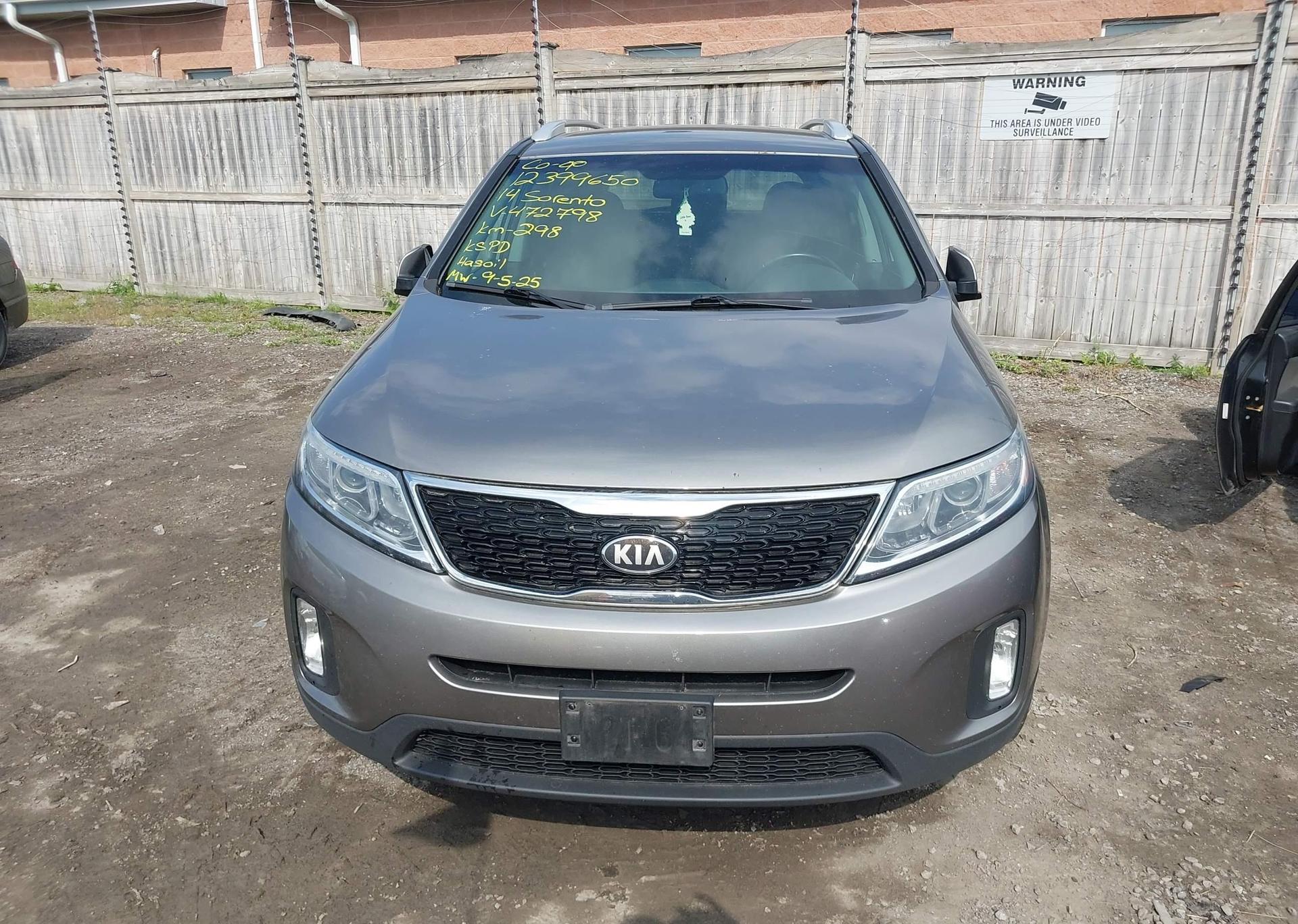 2014 KIA SORENTO LX