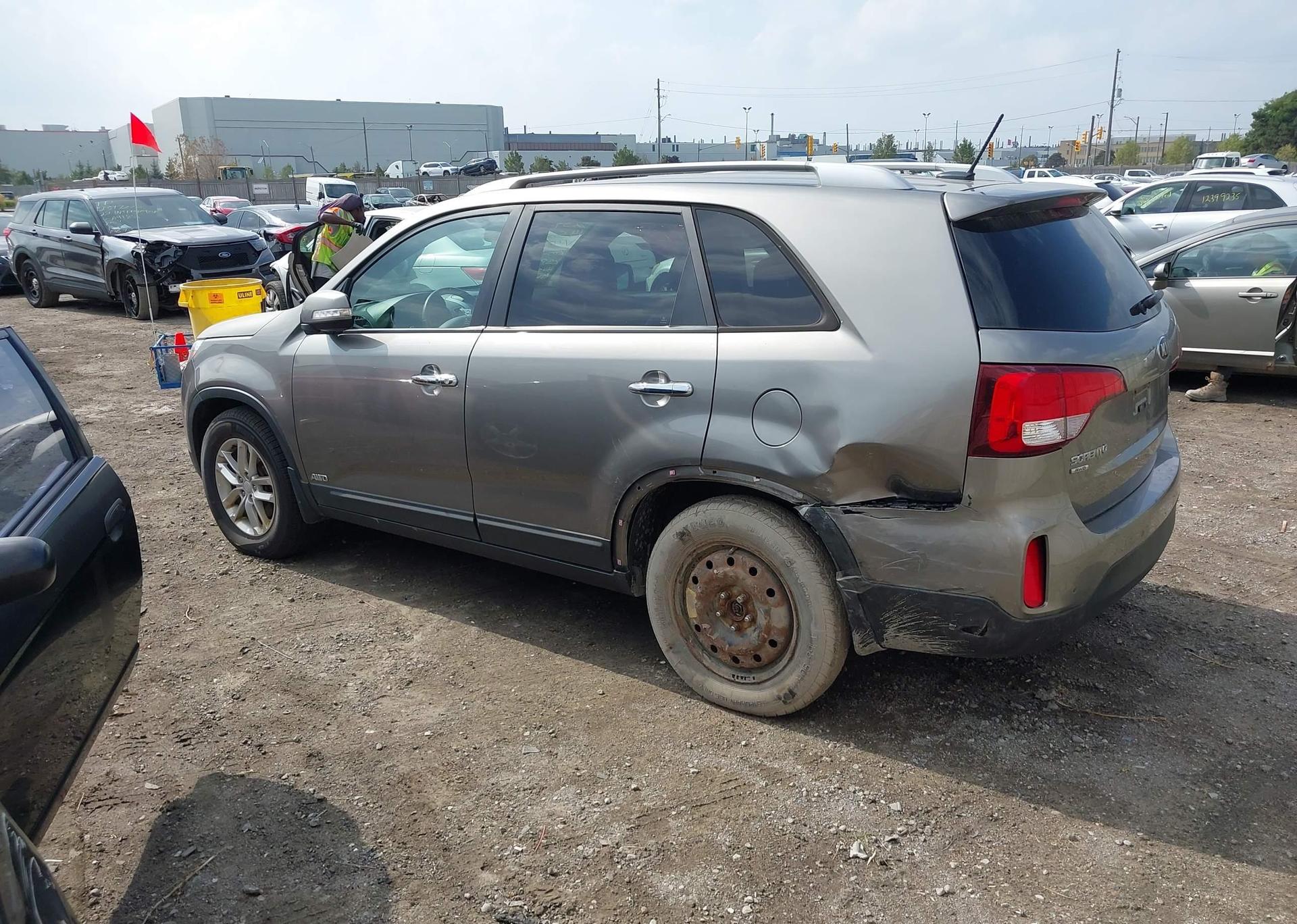 2014 KIA SORENTO LX