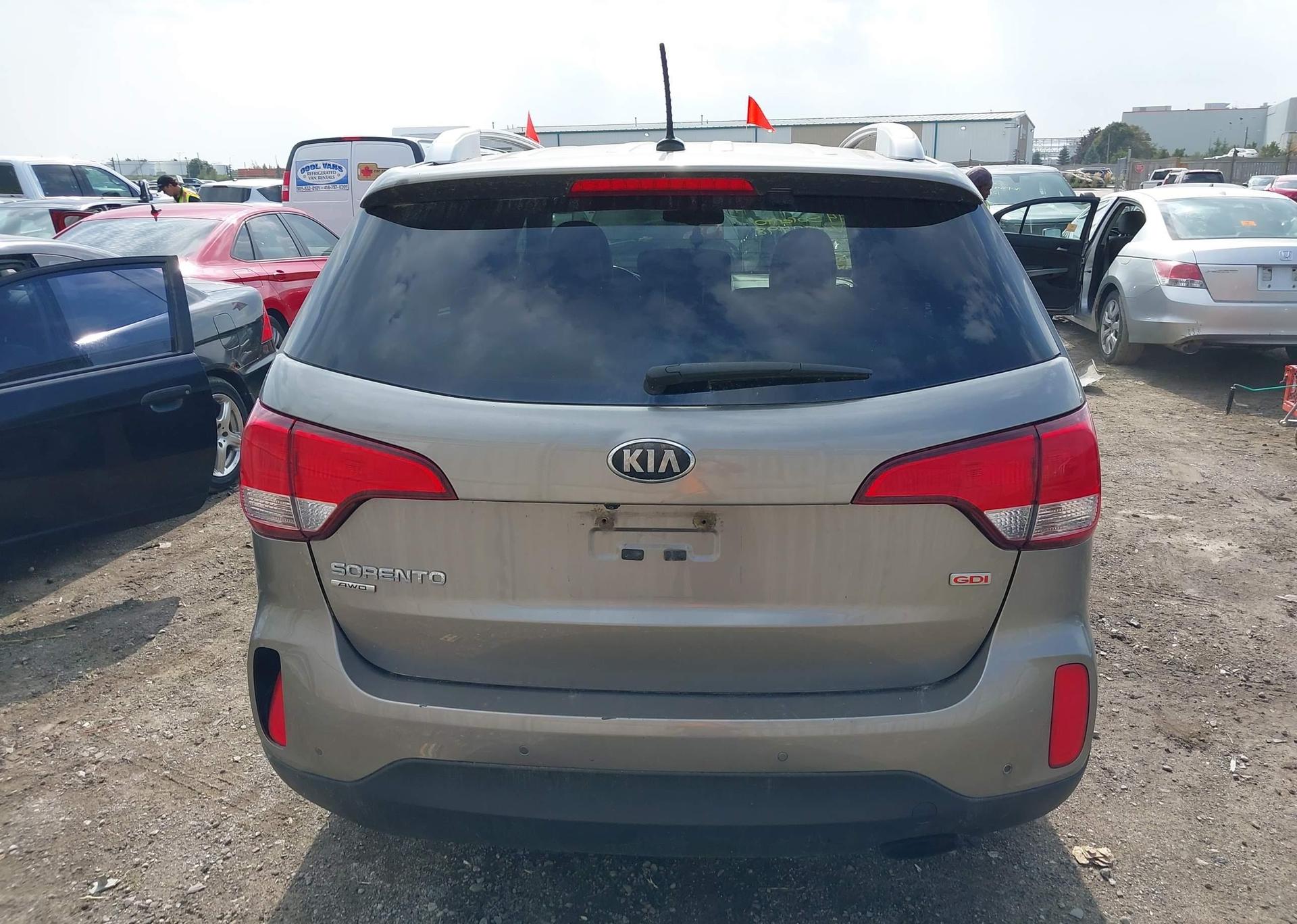 2014 KIA SORENTO LX
