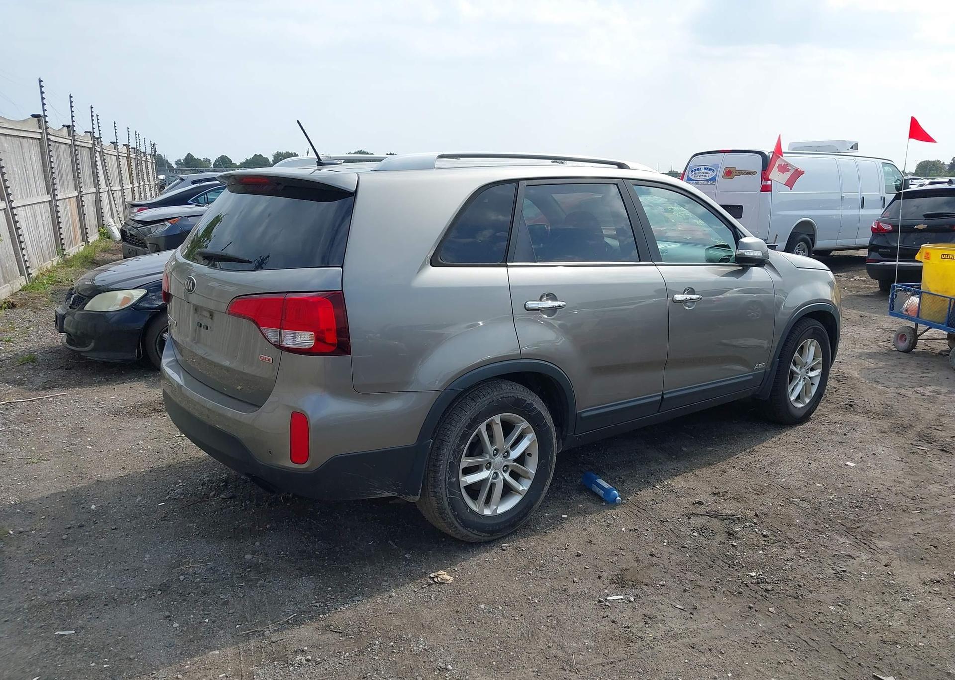 2014 KIA SORENTO LX