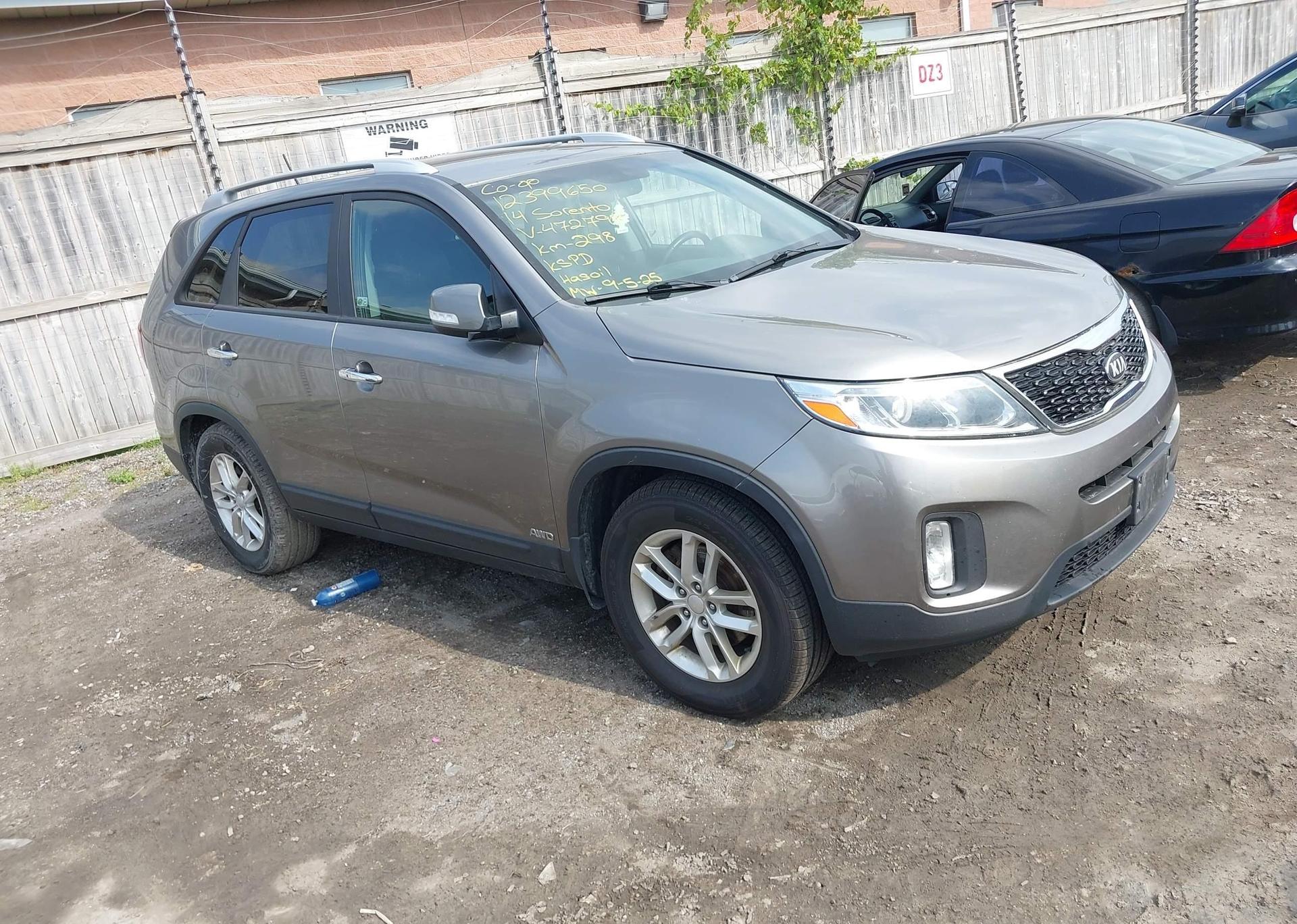 2014 KIA SORENTO LX