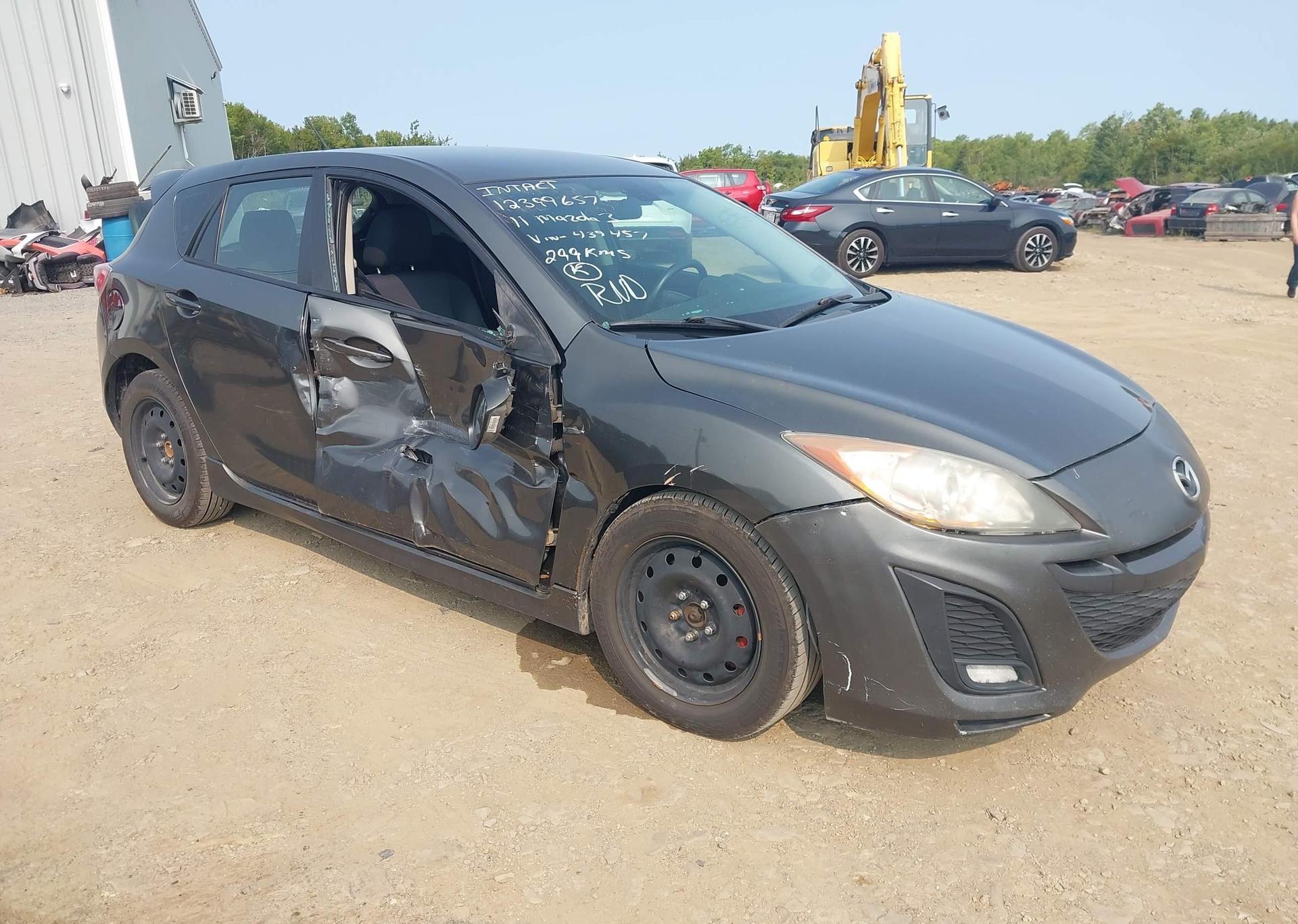 2011 MAZDA 3 S