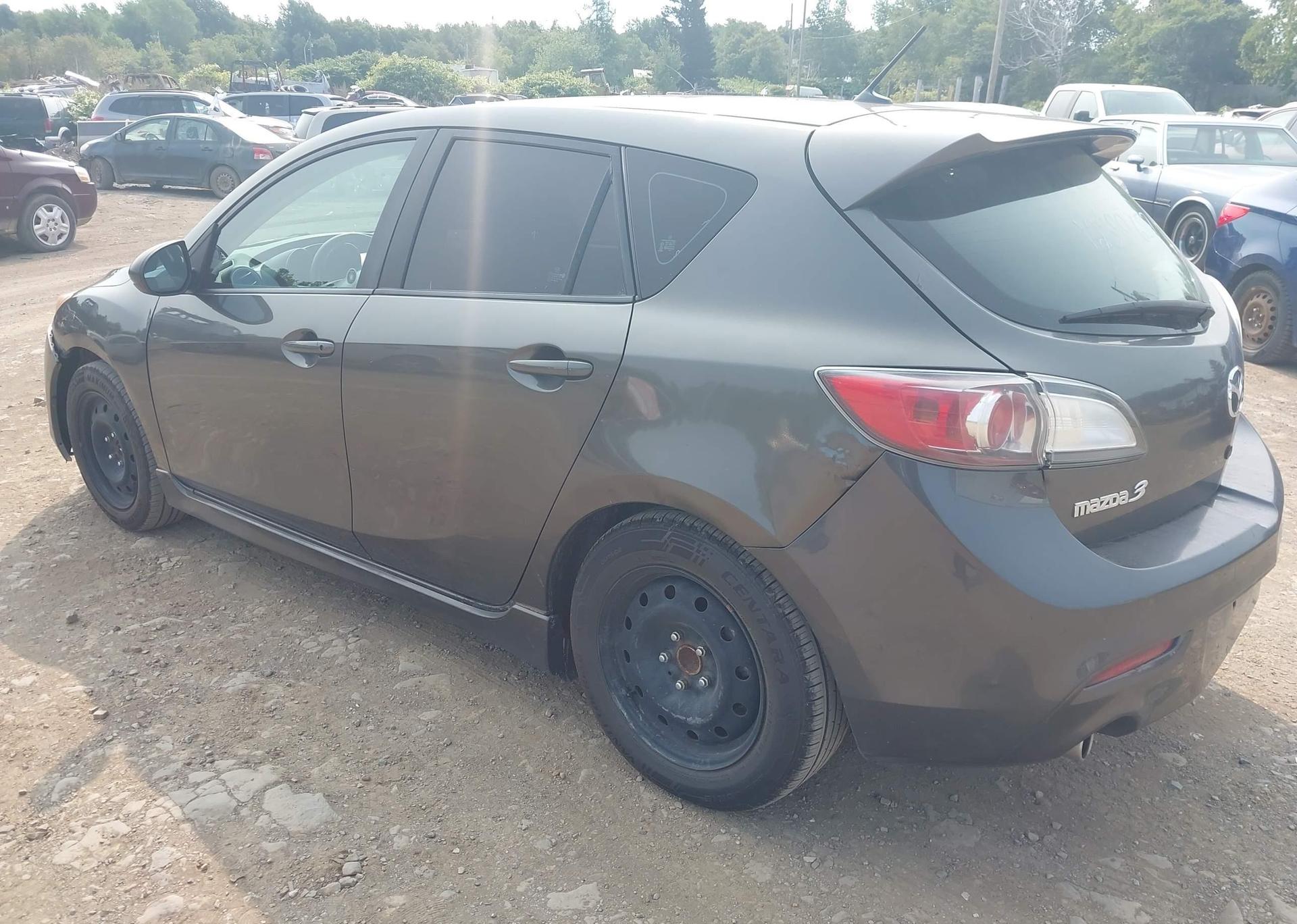 2011 MAZDA 3 S