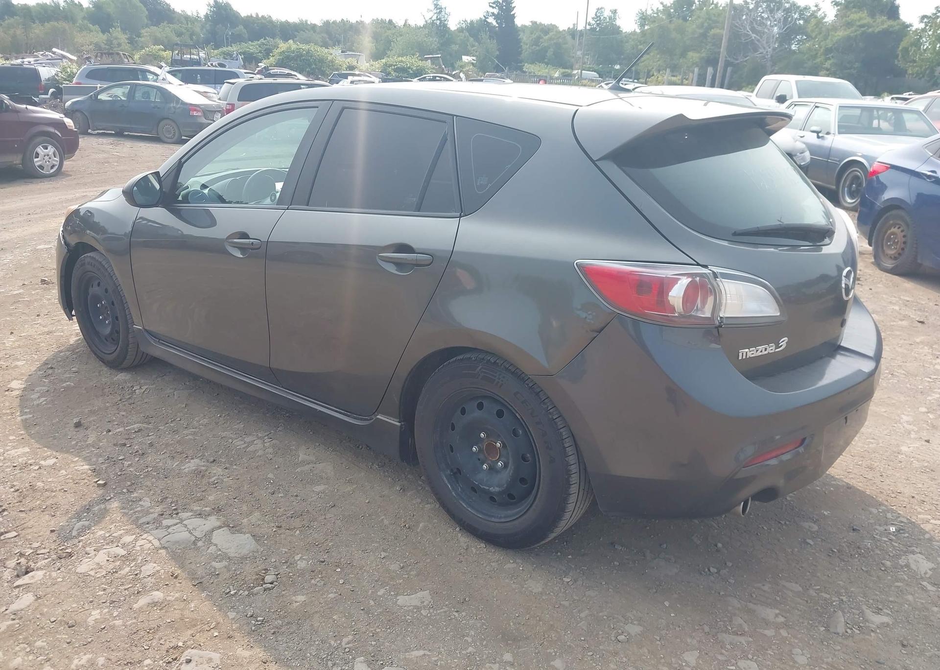 2011 MAZDA 3 S