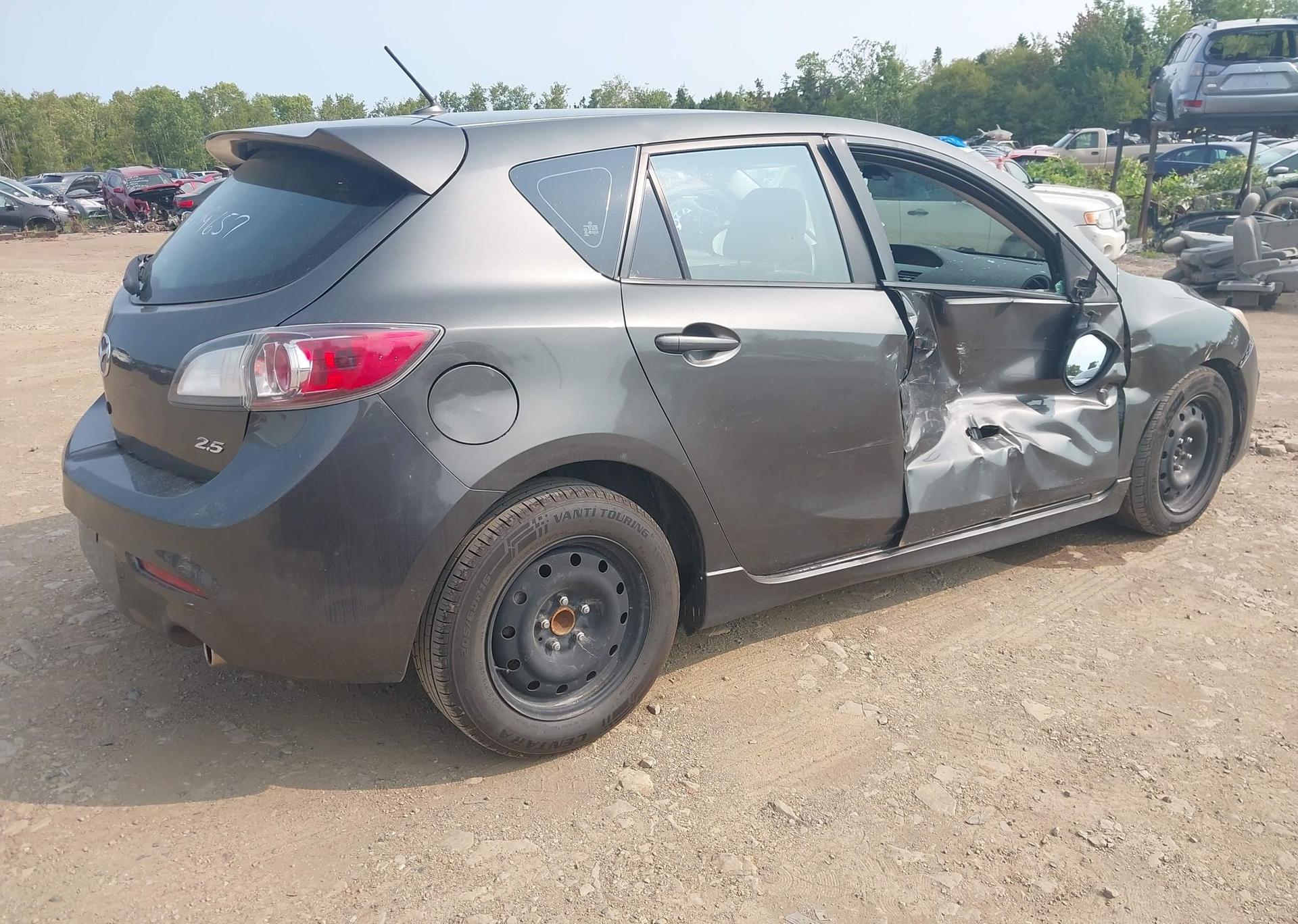 2011 MAZDA 3 S