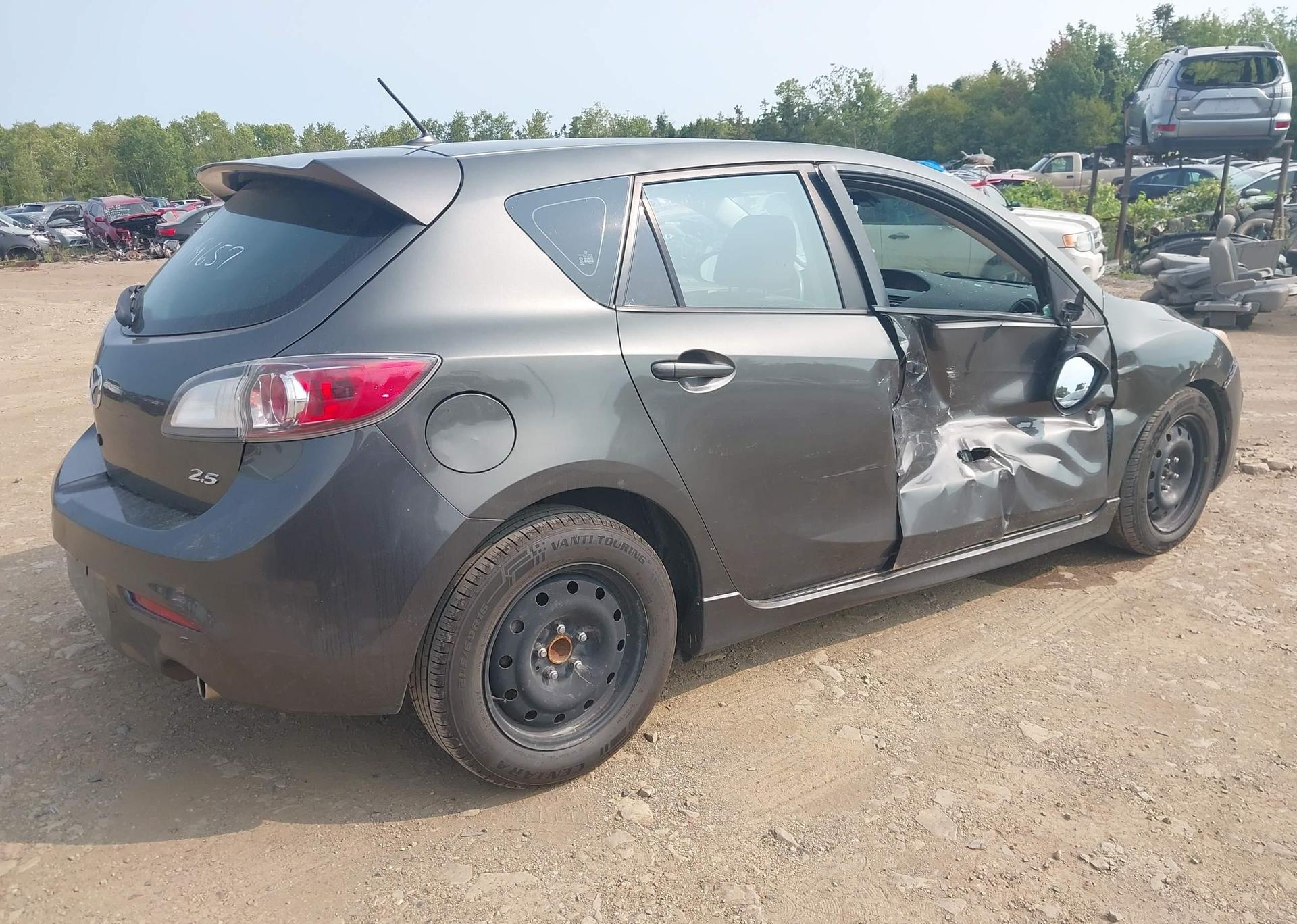 2011 MAZDA 3 S