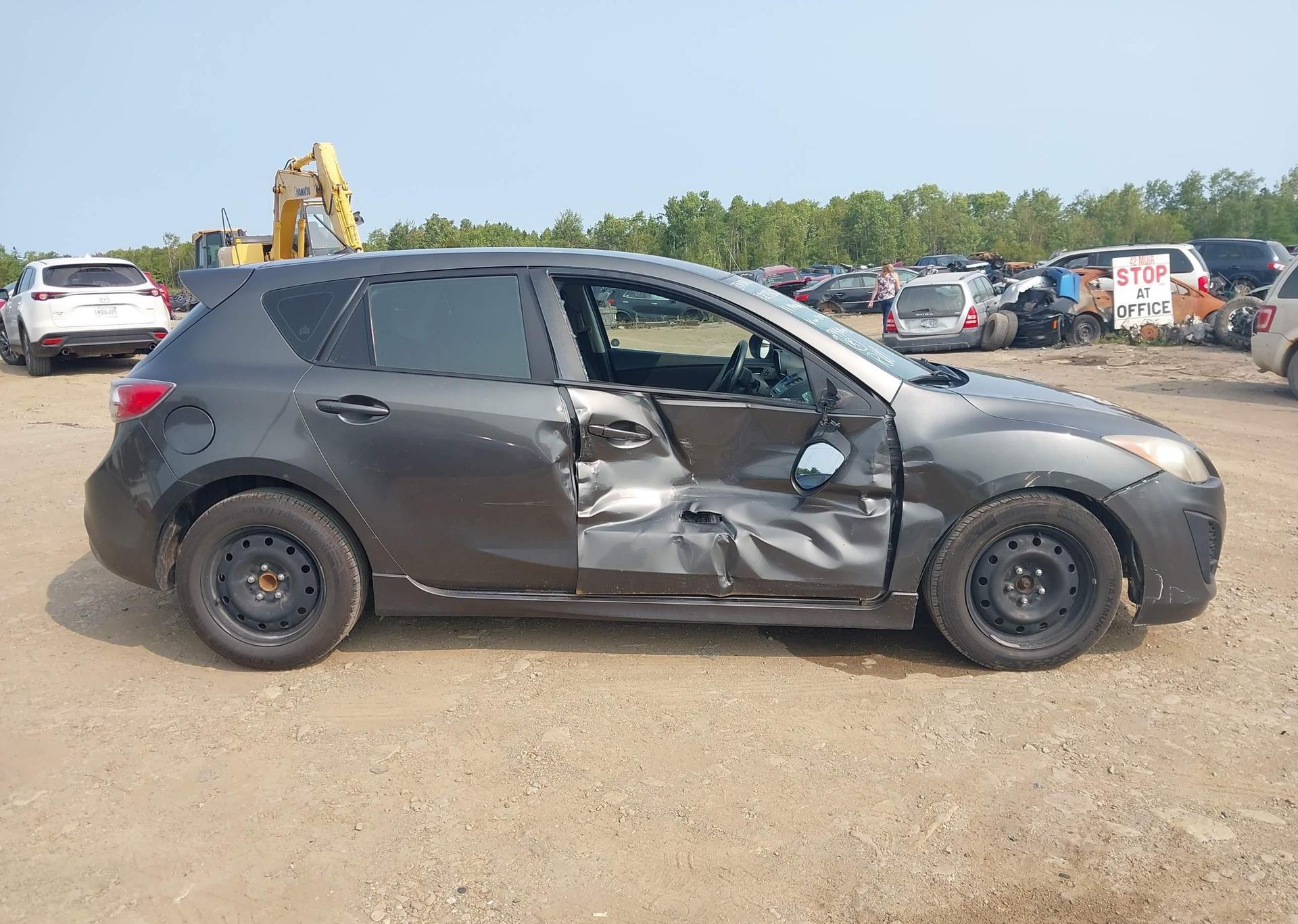 2011 MAZDA 3 S