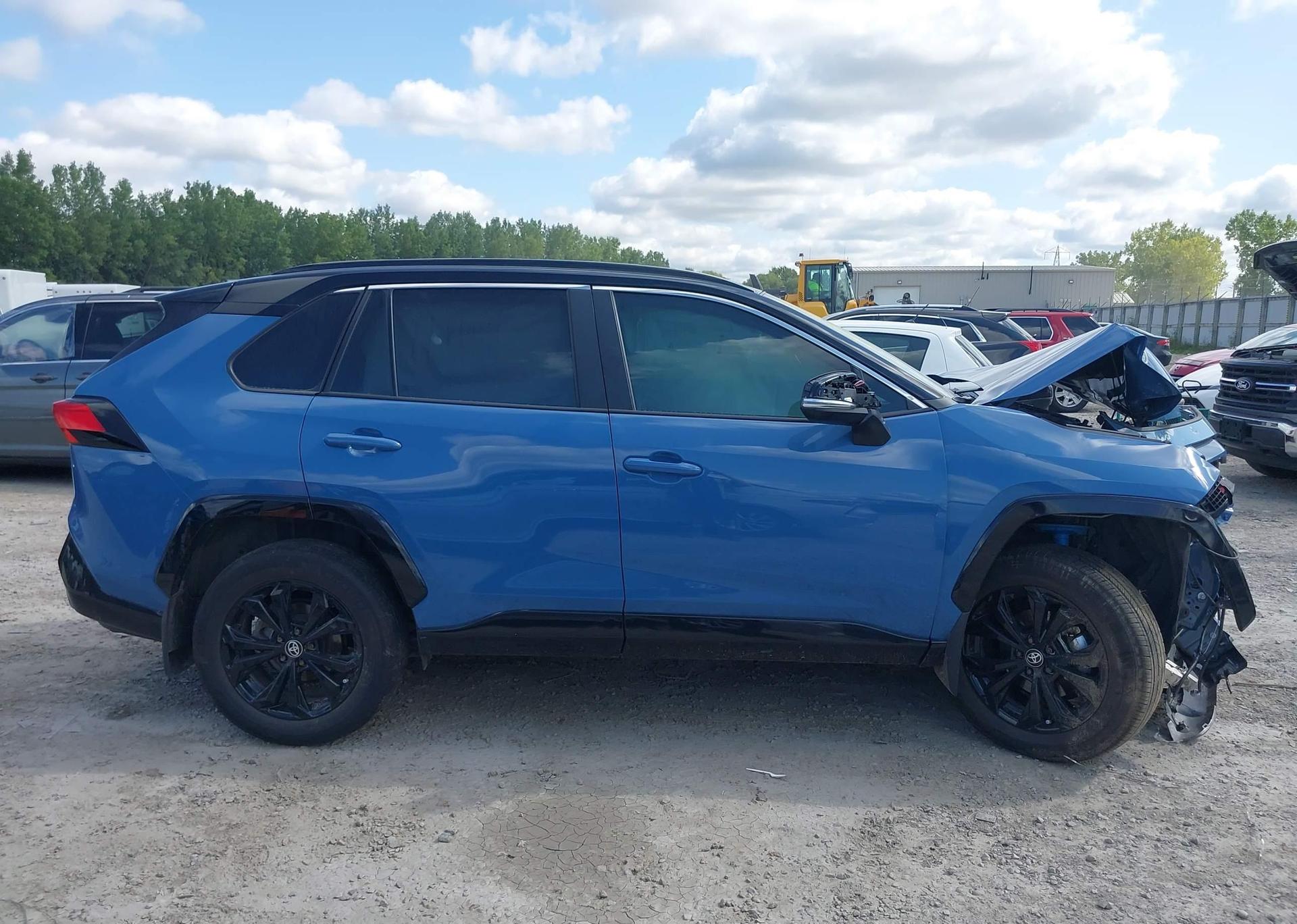 2025 TOYOTA RAV4 HYBRID XSE