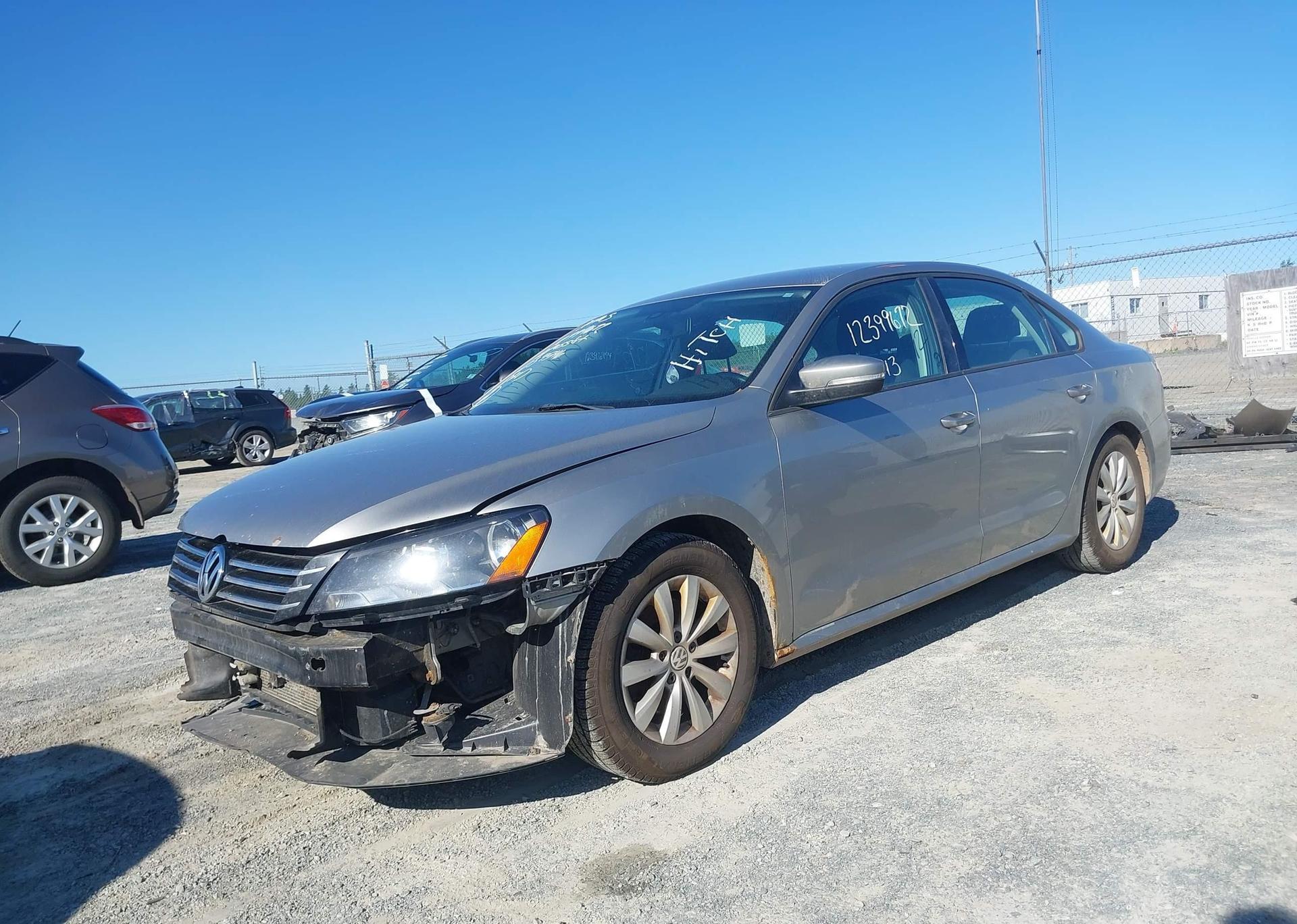 2013 VOLKSWAGEN PASSAT S