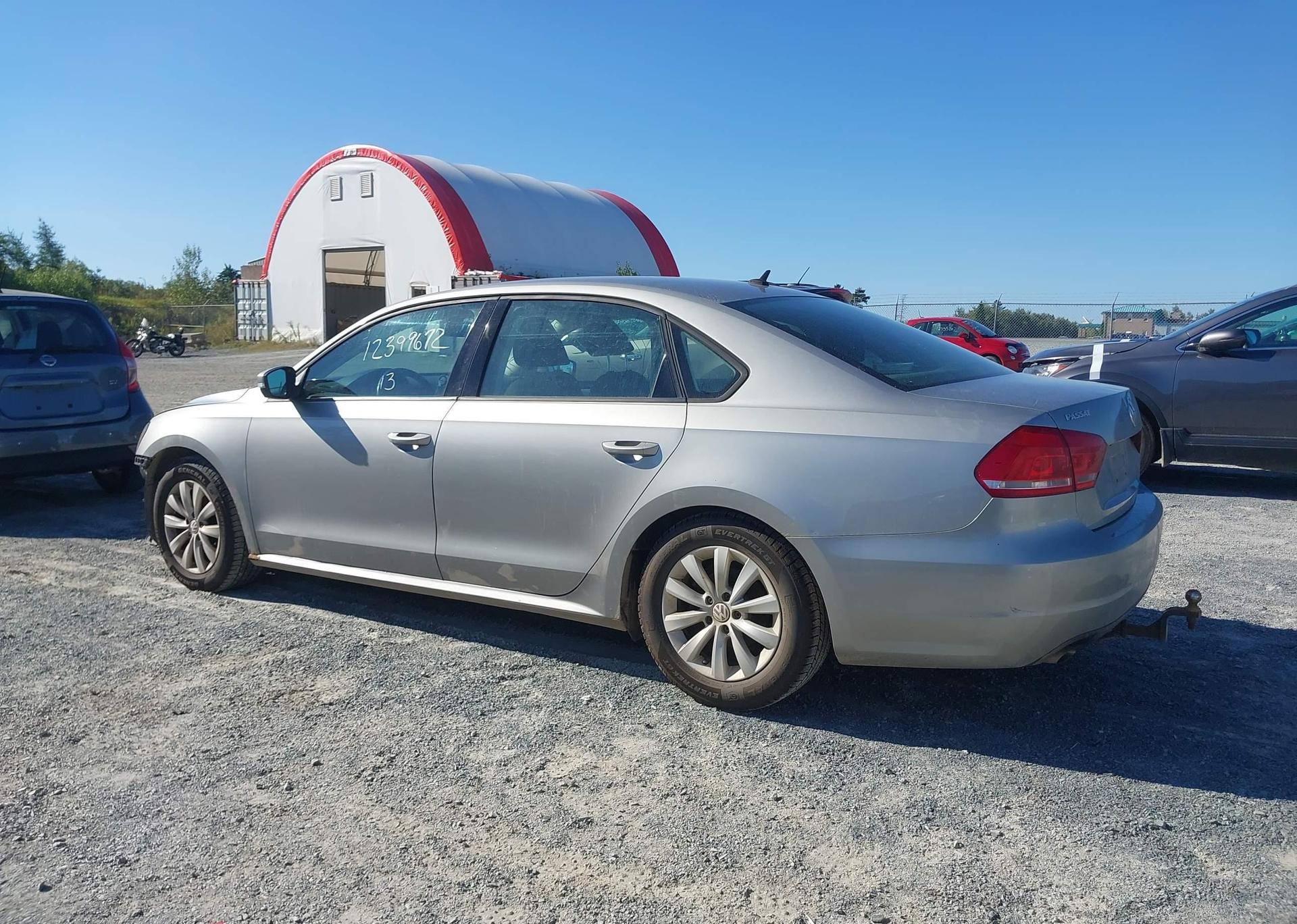 2013 VOLKSWAGEN PASSAT S