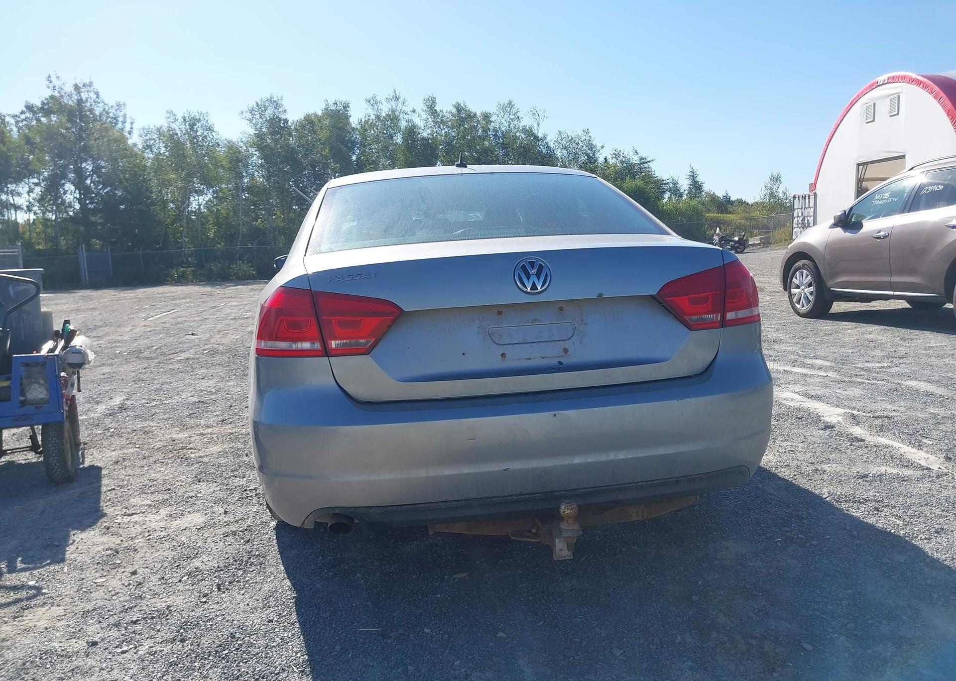2013 VOLKSWAGEN PASSAT S