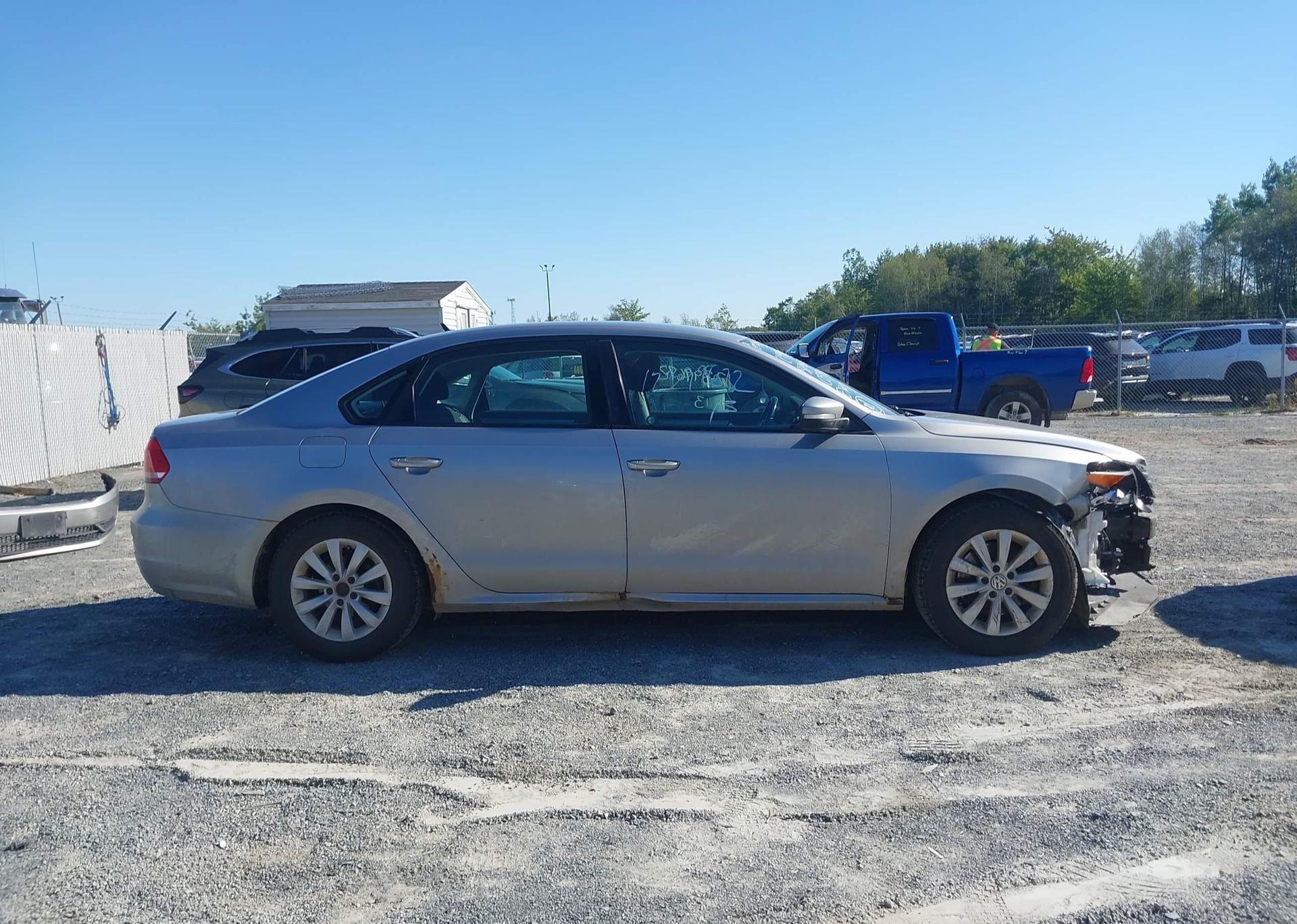 2013 VOLKSWAGEN PASSAT S