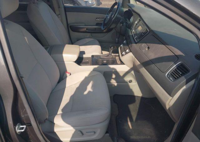 2016 KIA SEDONA LX