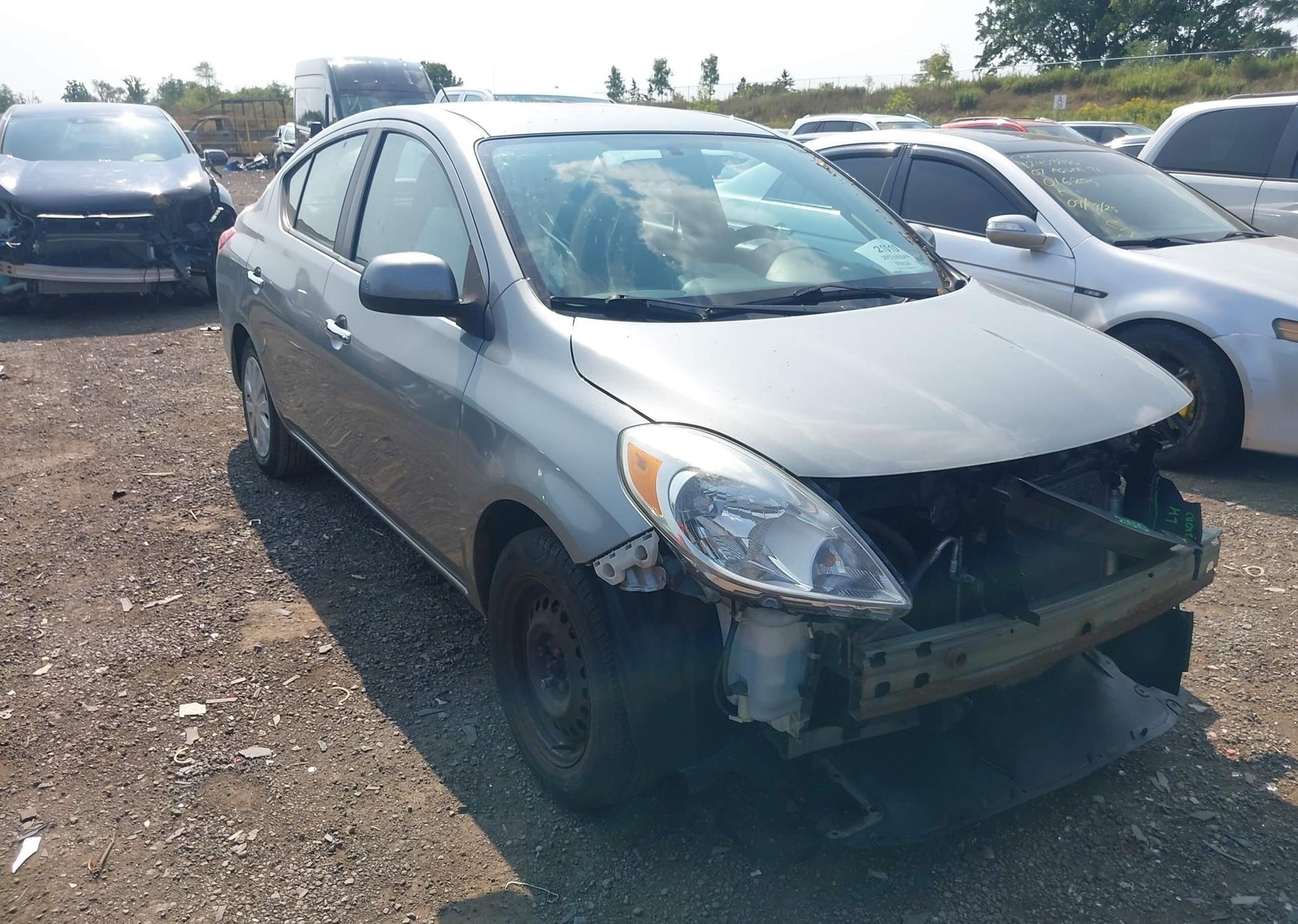 2012 NISSAN VERSA